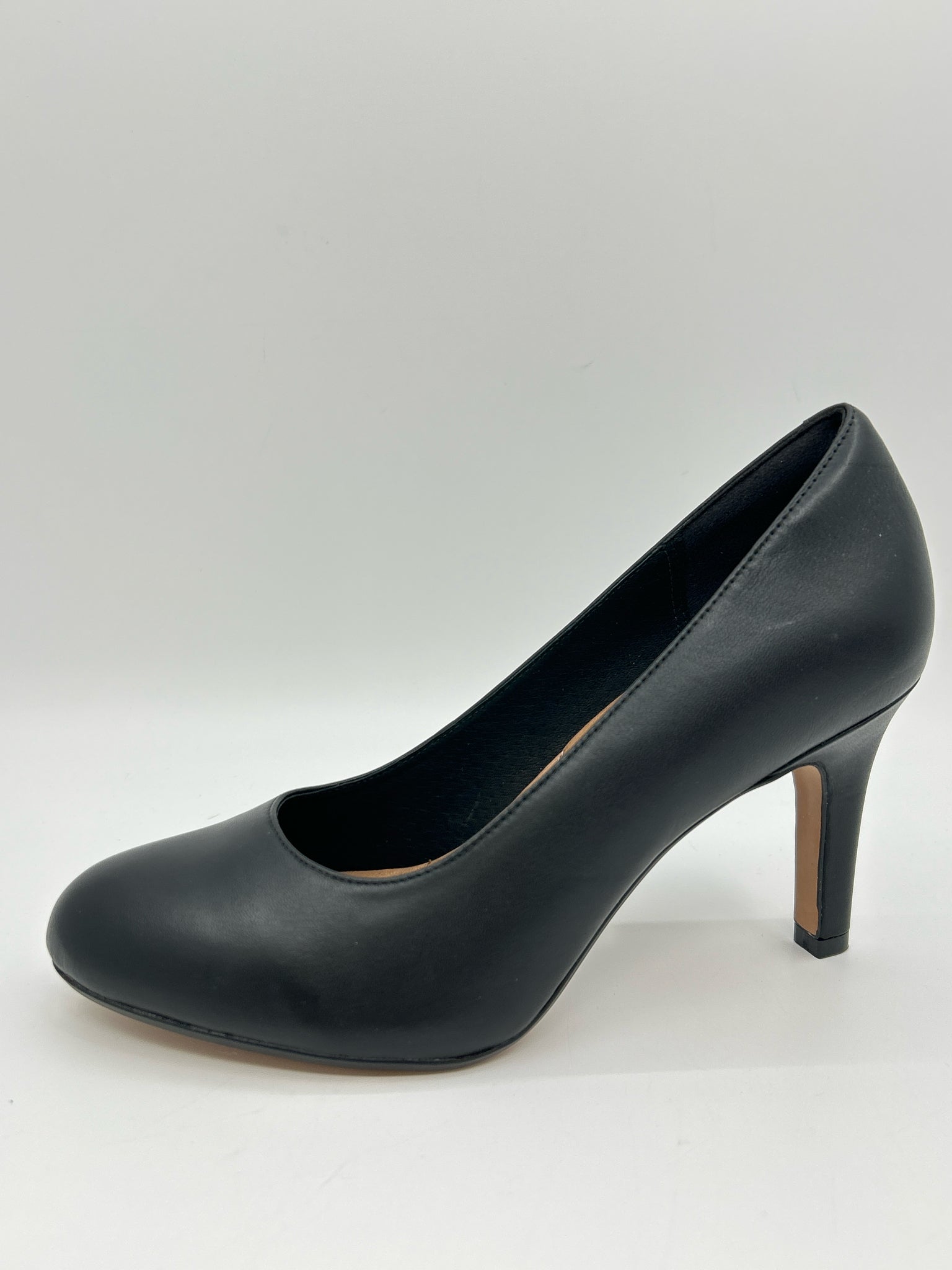 CLARKS Size 7.5M Black Women Pumps