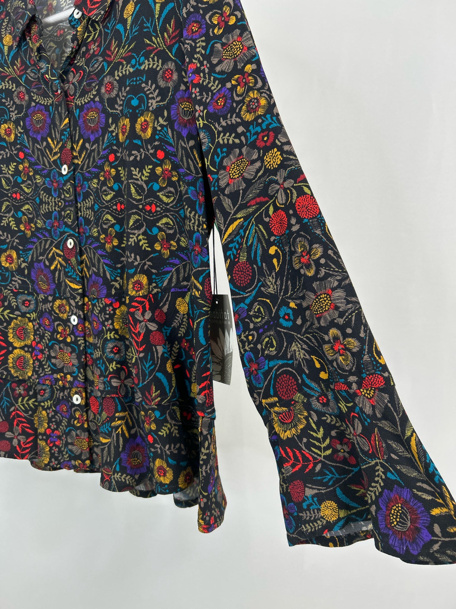HABITAT Size S Black Floral Women Shirt