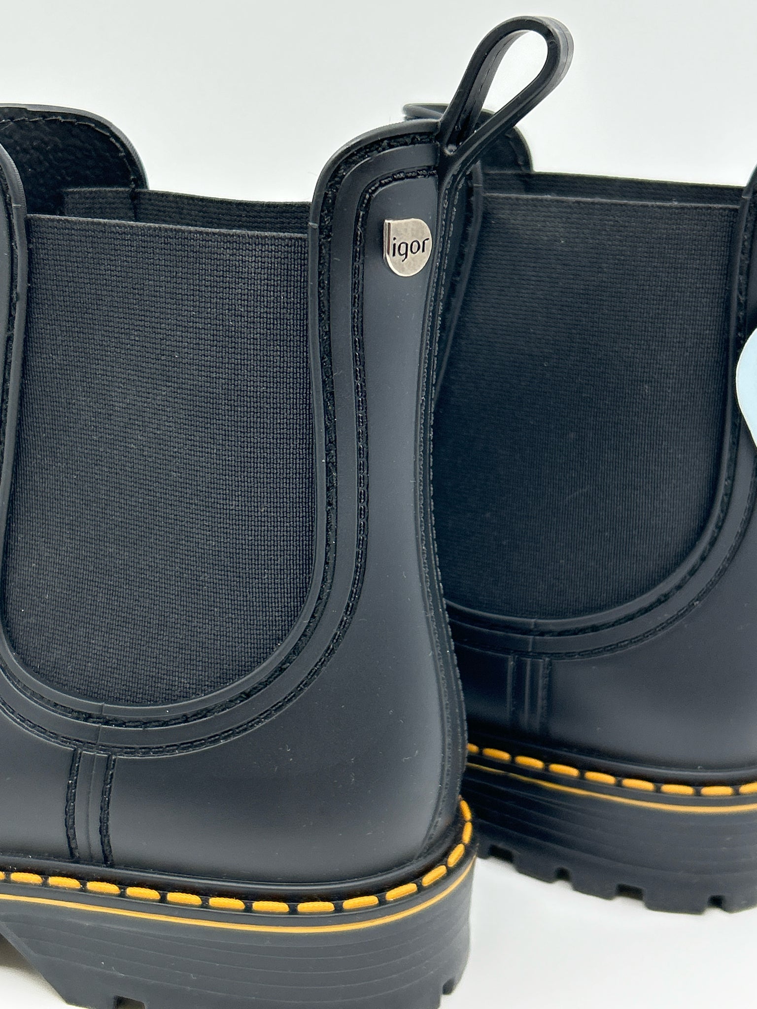 IGOR Size 40/10 Black Women Booties