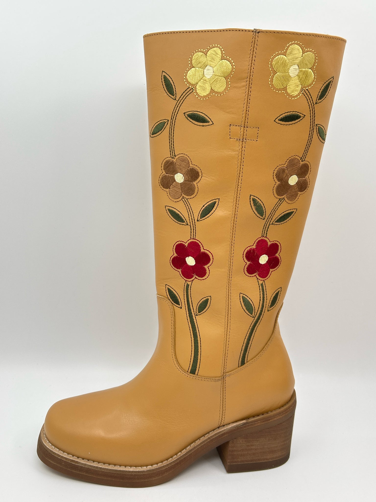 DINGO Size 8.5M Tan Women Boots