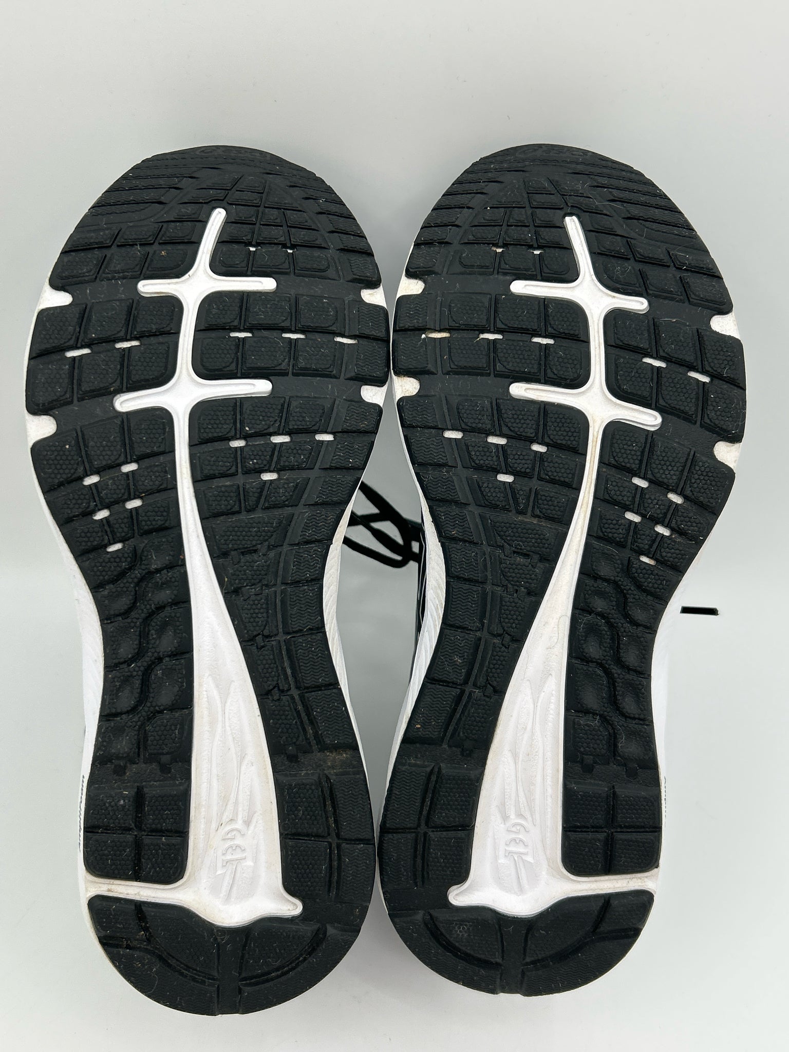 ASICS Size 7 Black Women Sneakers