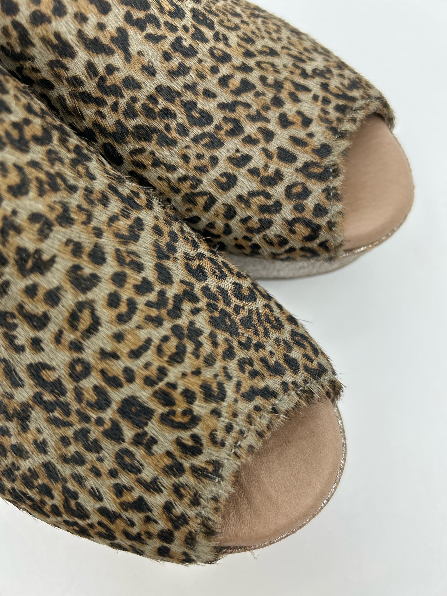 CHOCOLAT BLU Size 7 Animal Print Women Sandal