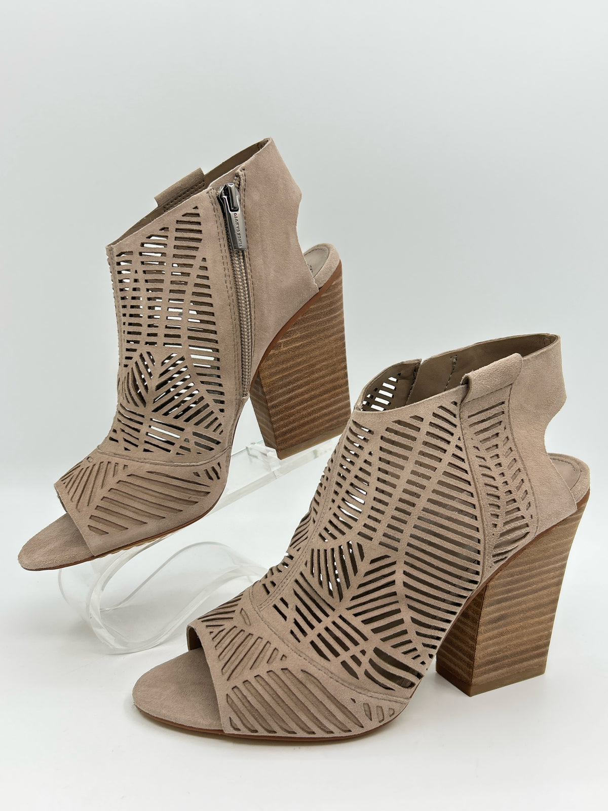 VINCE CAMUTO Size 7M Beige Women Booties