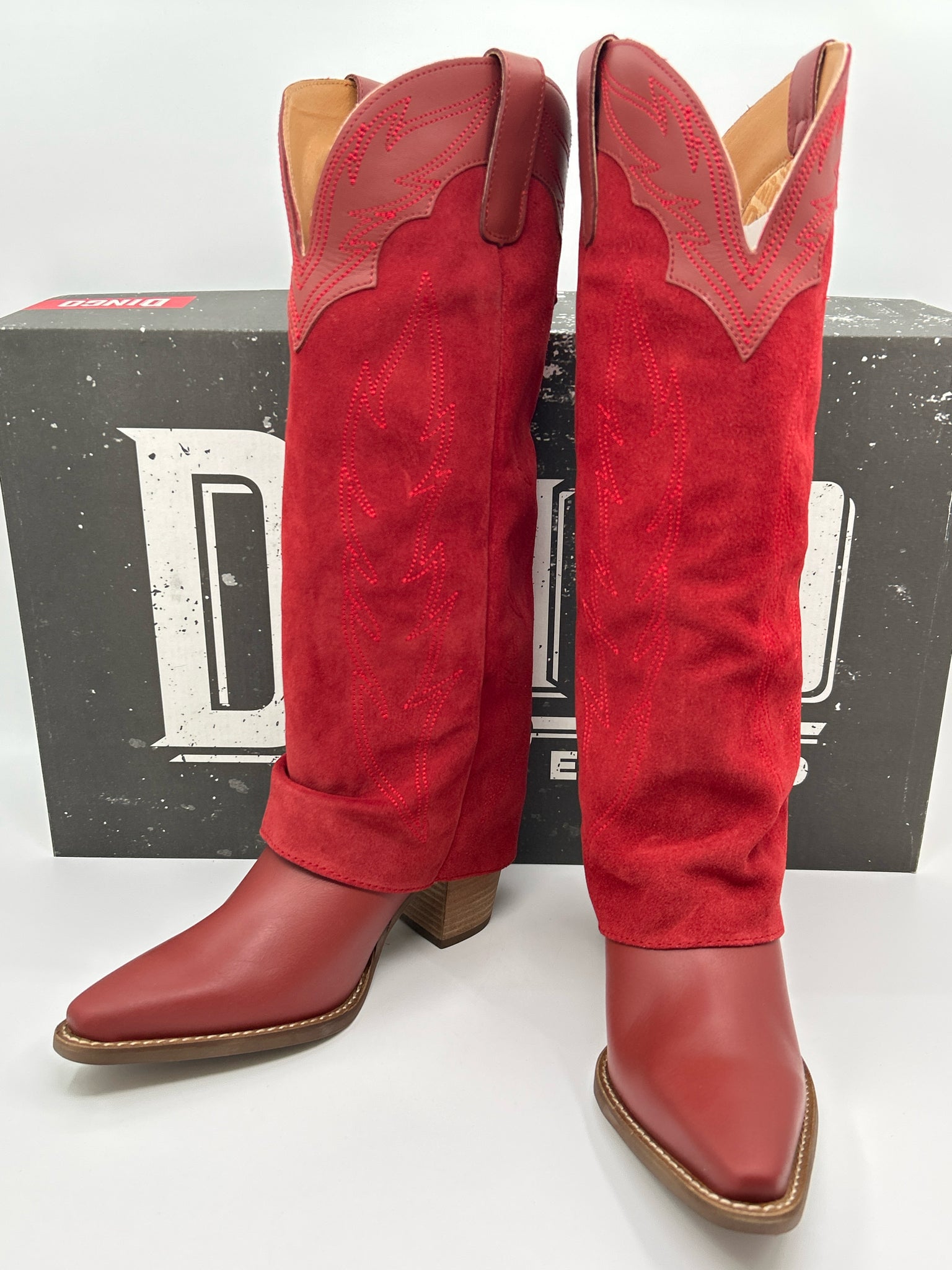 DINGO Size 7.5M Red Women Boots