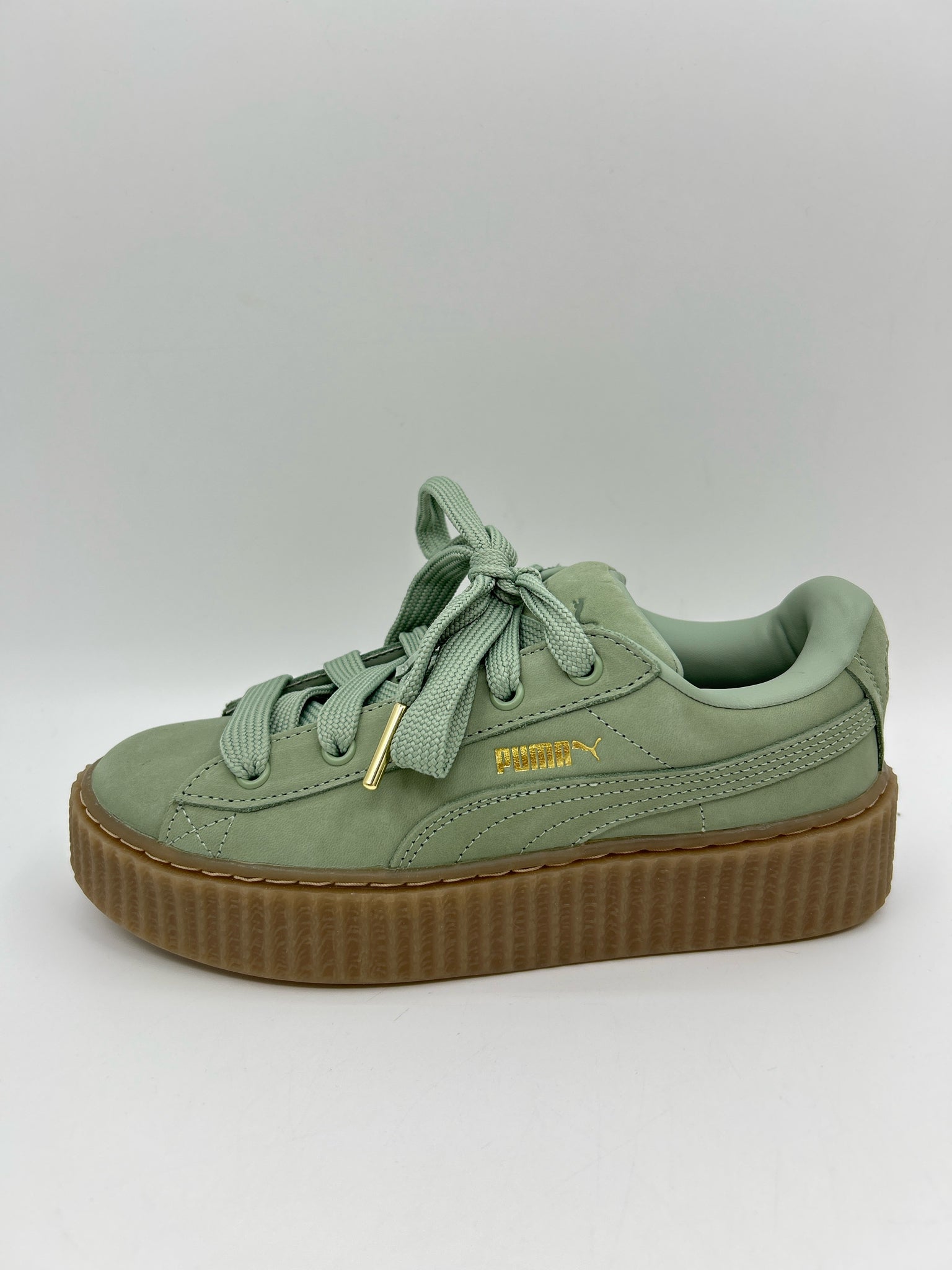 PUMA Size 7 Green Women Sneakers