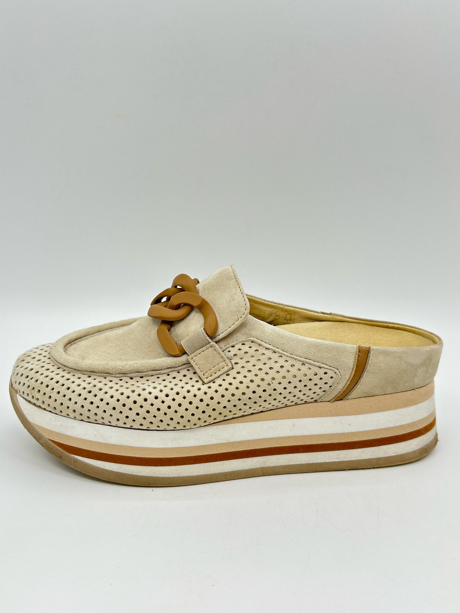 SOFTWAVES Size 37.5 Beige Women Sneakers