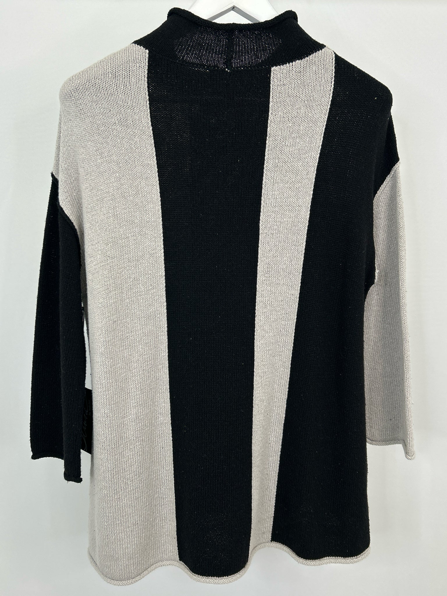 OLIVIA BY HABITAT CLOTHES Size S black and grey Women Sweater