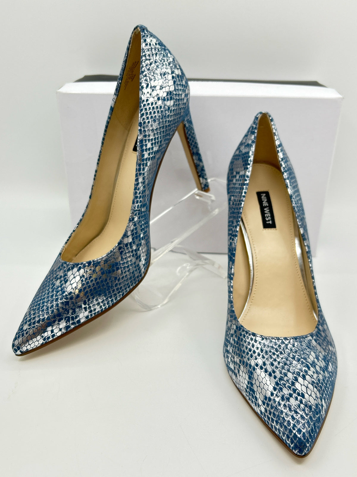 NINE WEST Size 10.5 Blue Print Women Pumps