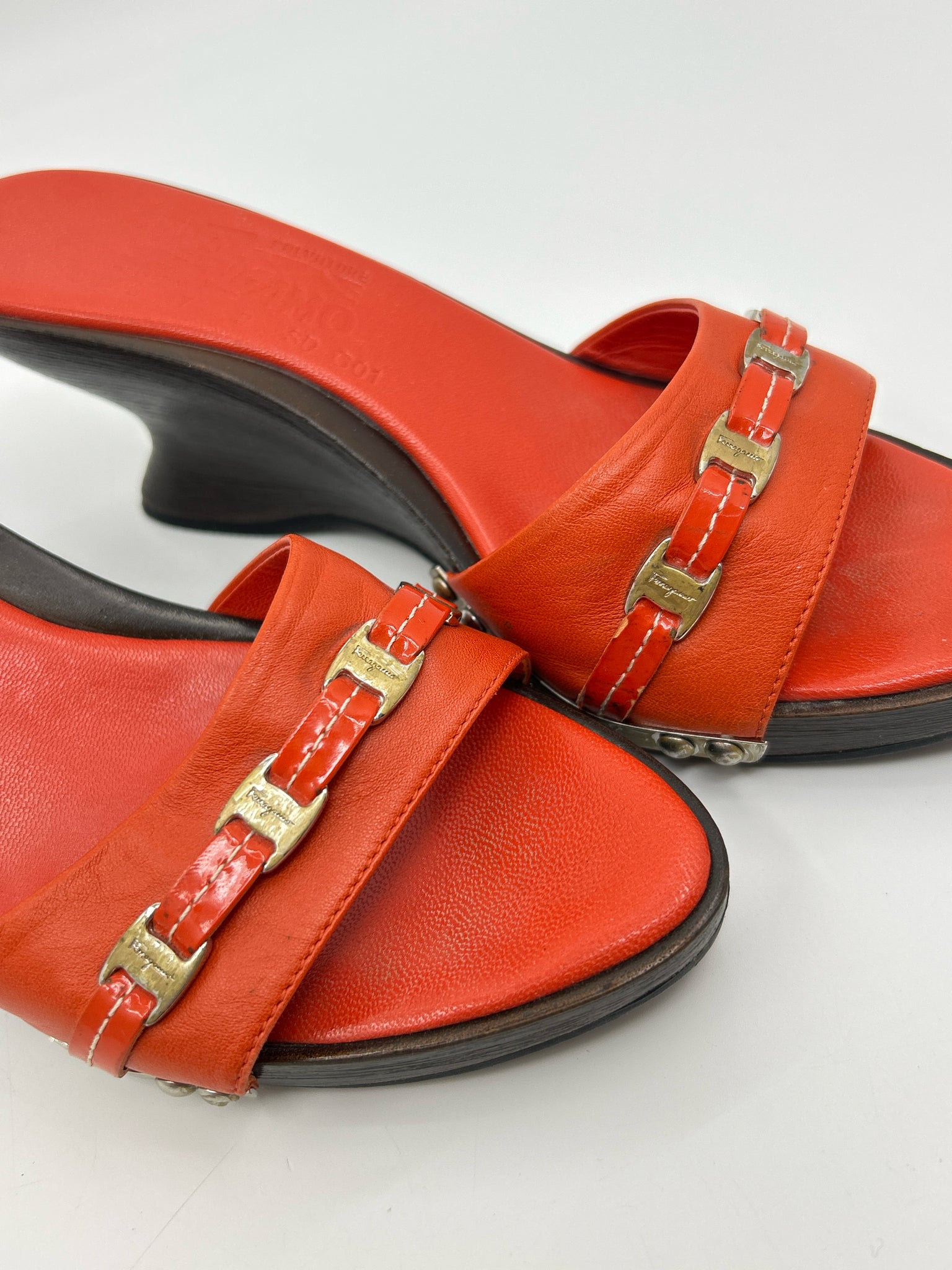 SALVATORE FERRAGAMO Size 7B Orange Women Sandal