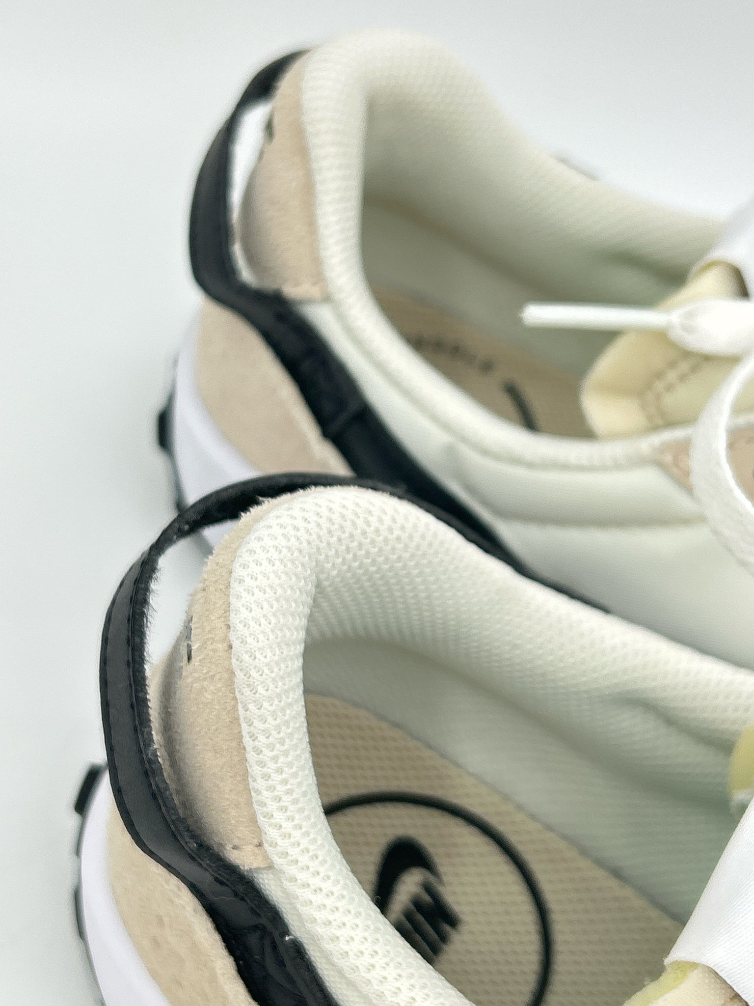 NIKE Size 8 Beige Women Sneakers