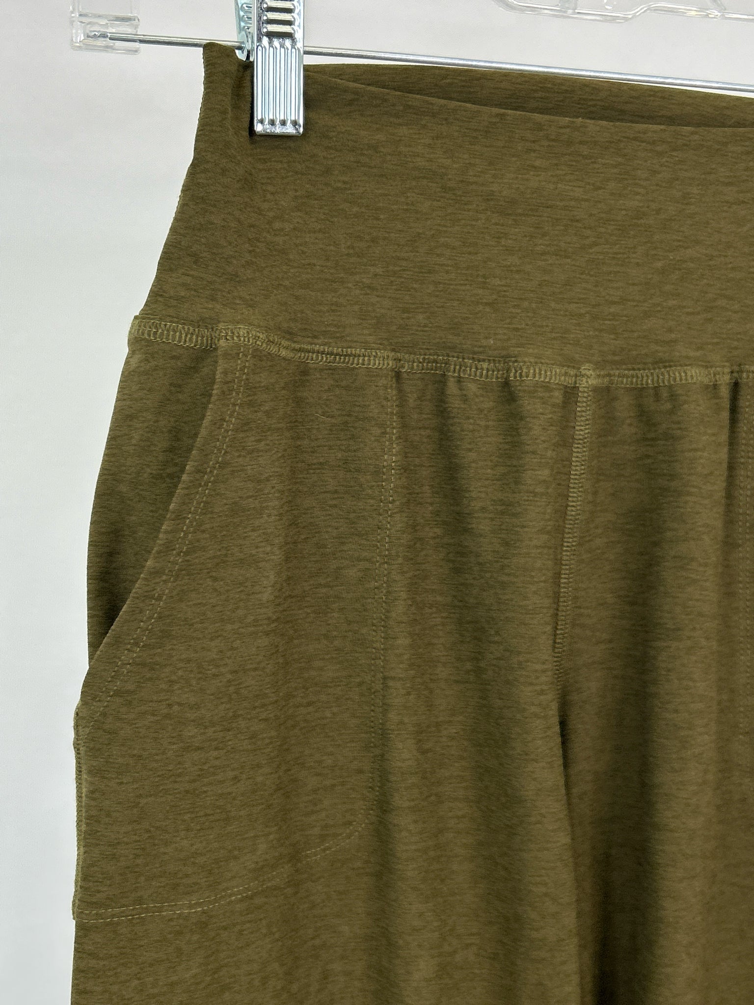 BEYOND YOGA Size XS OLIVE Women Pants