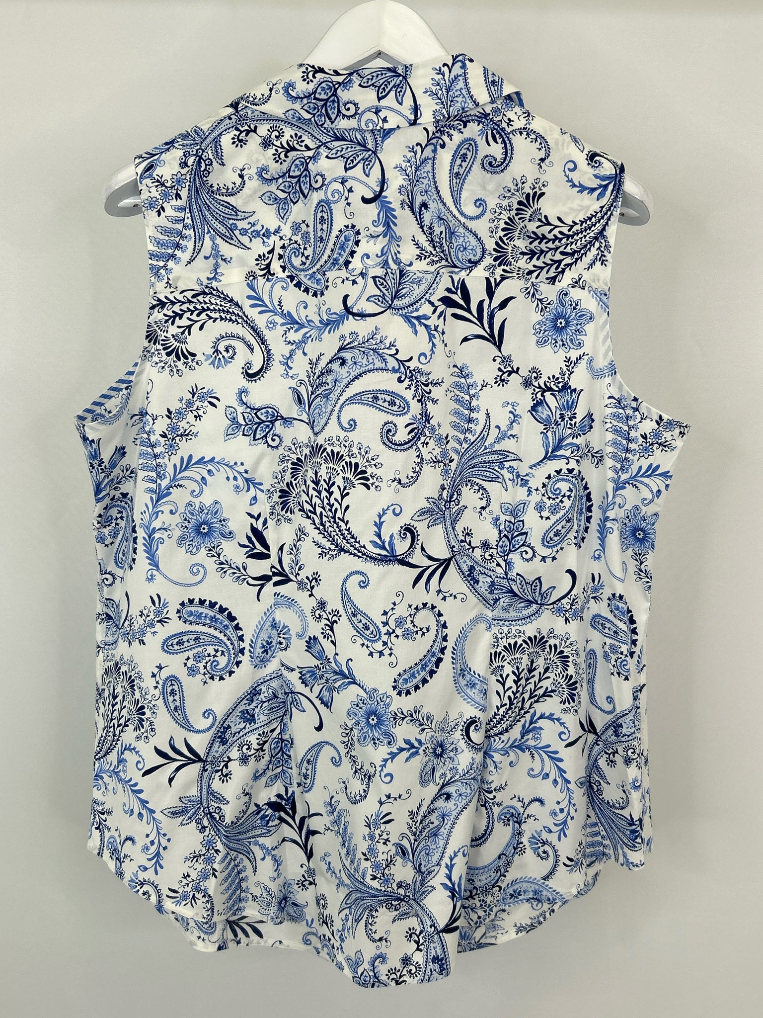 TALBOTS Size 16W WHITE AND BLUE Women Shirt