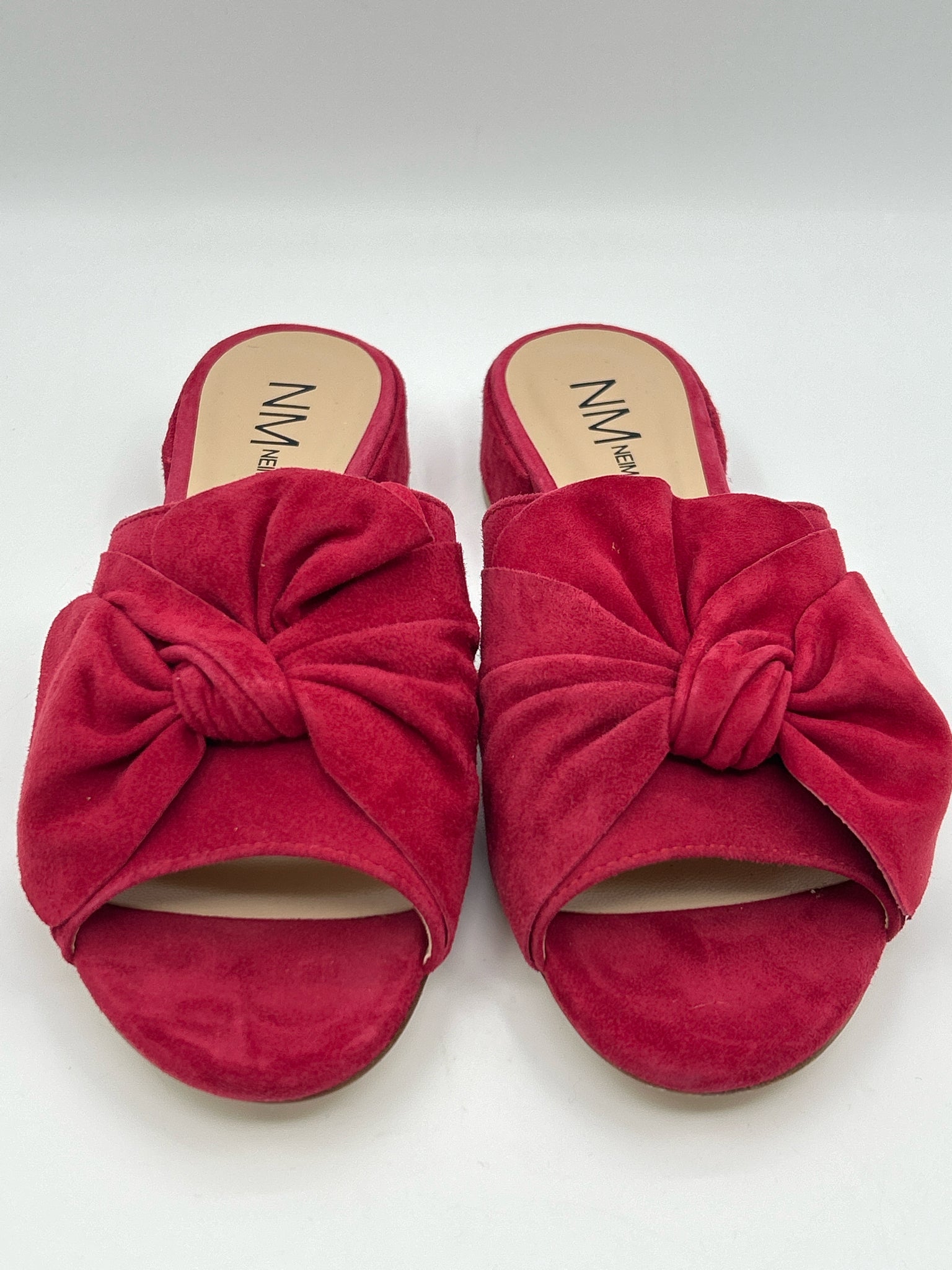 NEIMAN MARCUS NWOB Size 8B Red Women Sandal