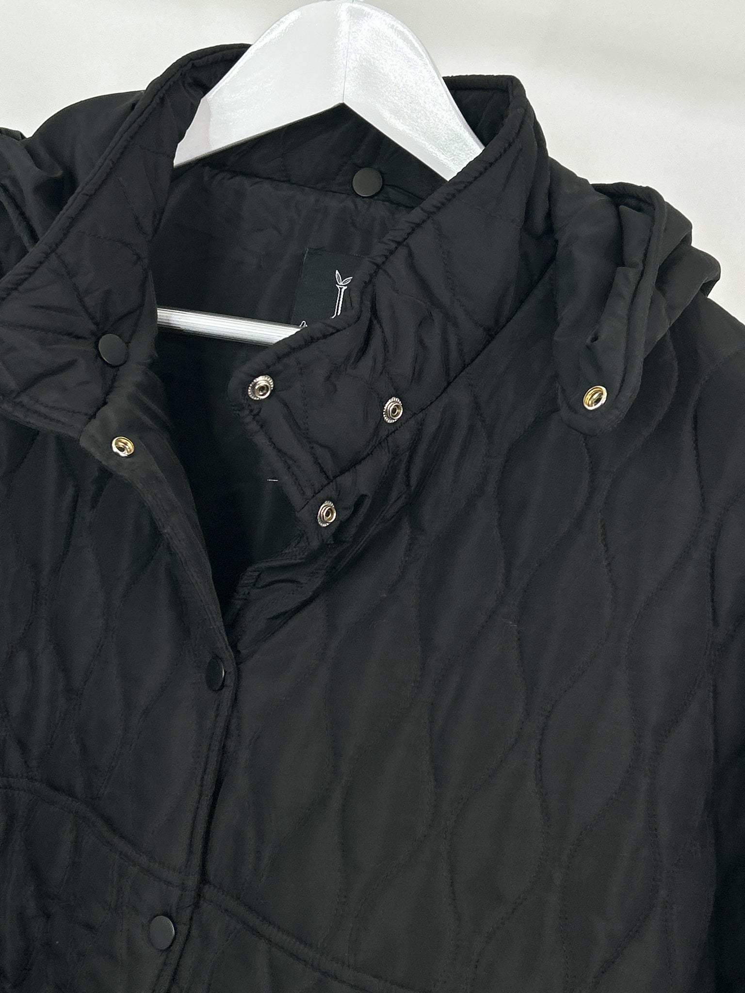 DO EVERYTHING IN LOVE One Size Black Women Cape