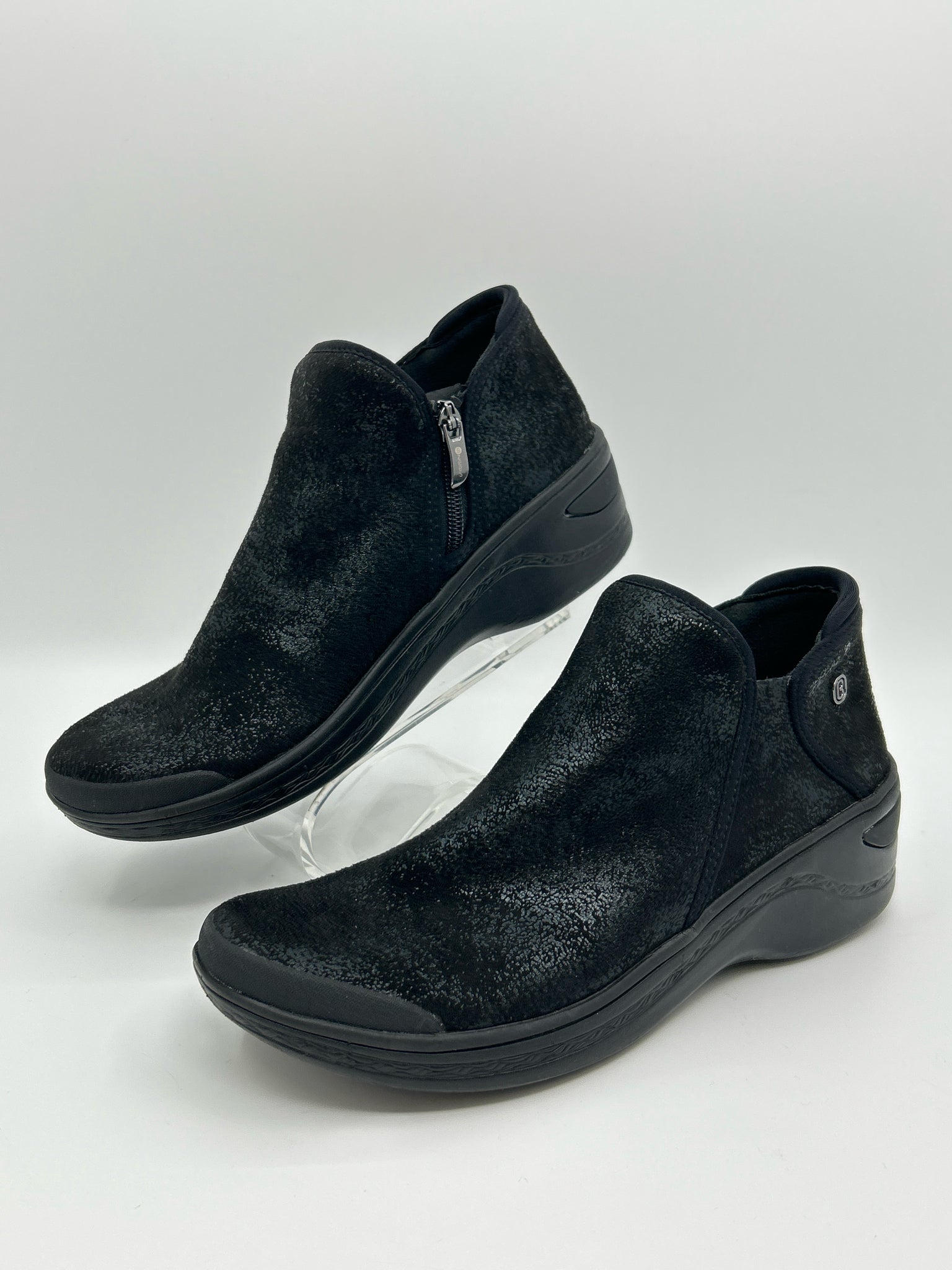 BZEES Size 9M Black Women Booties