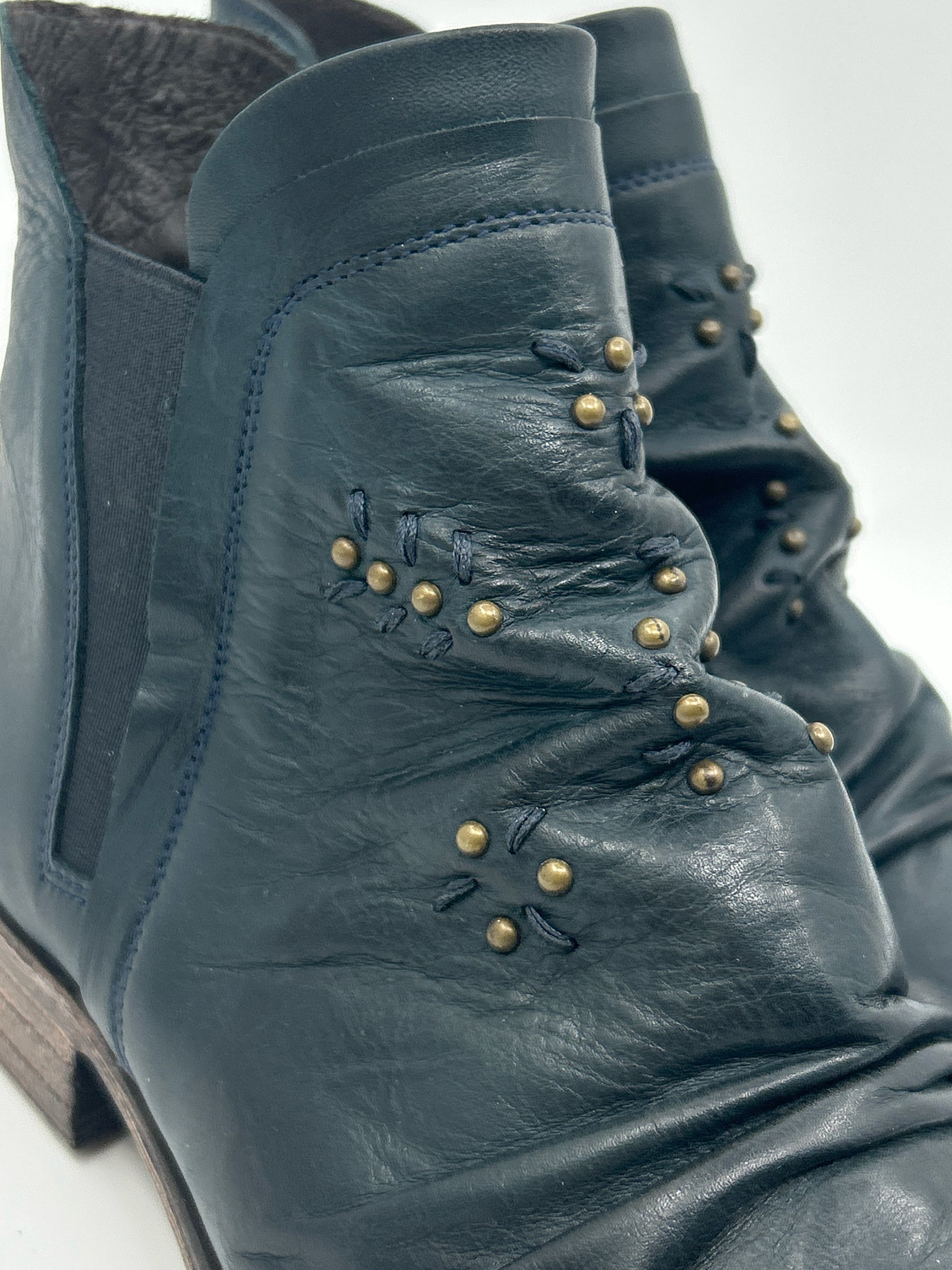 MIZ MOOZ NWOB Size 37/7  Dark Green Women Booties