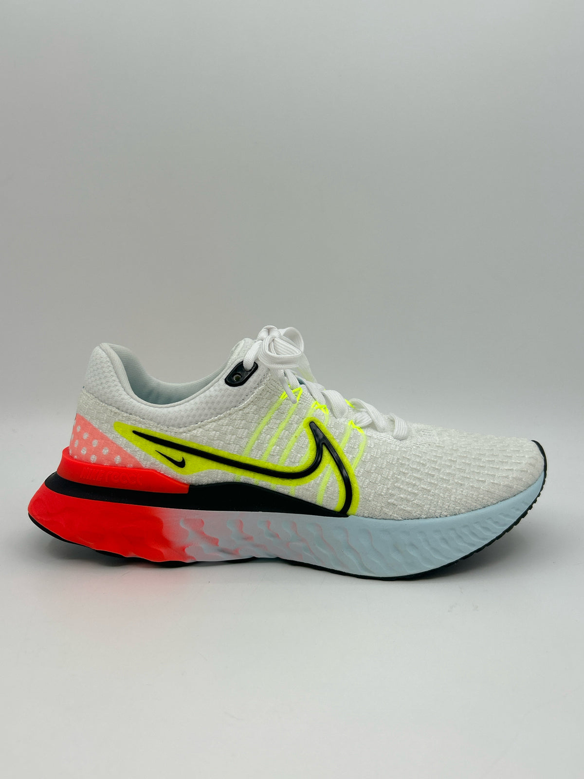 NIKE Size 9 White Women Sneakers