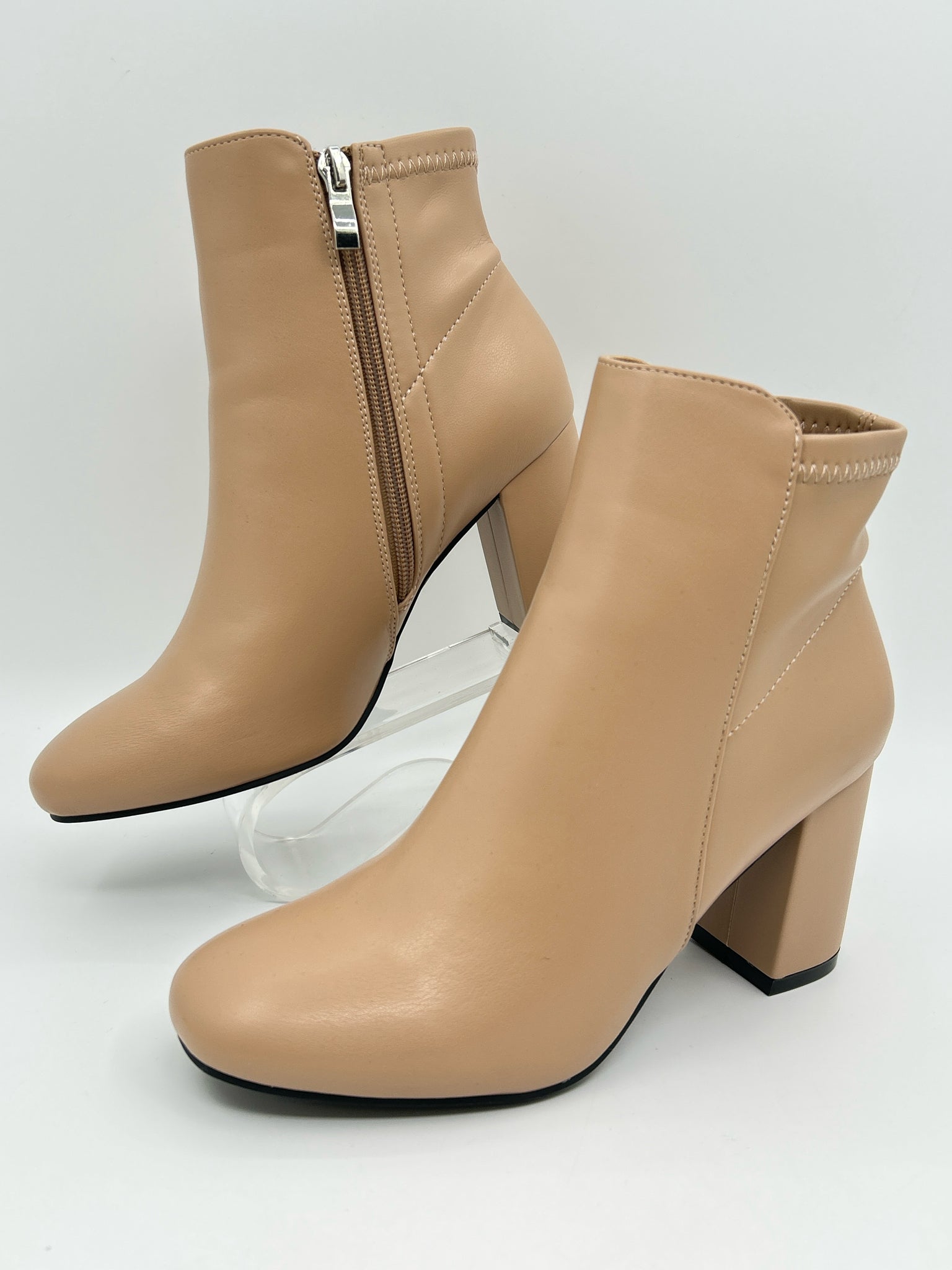 MIA Size 7M nude Women Booties