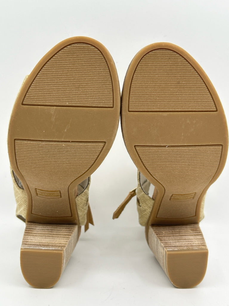 TOMS Size 7 Gold Sandal