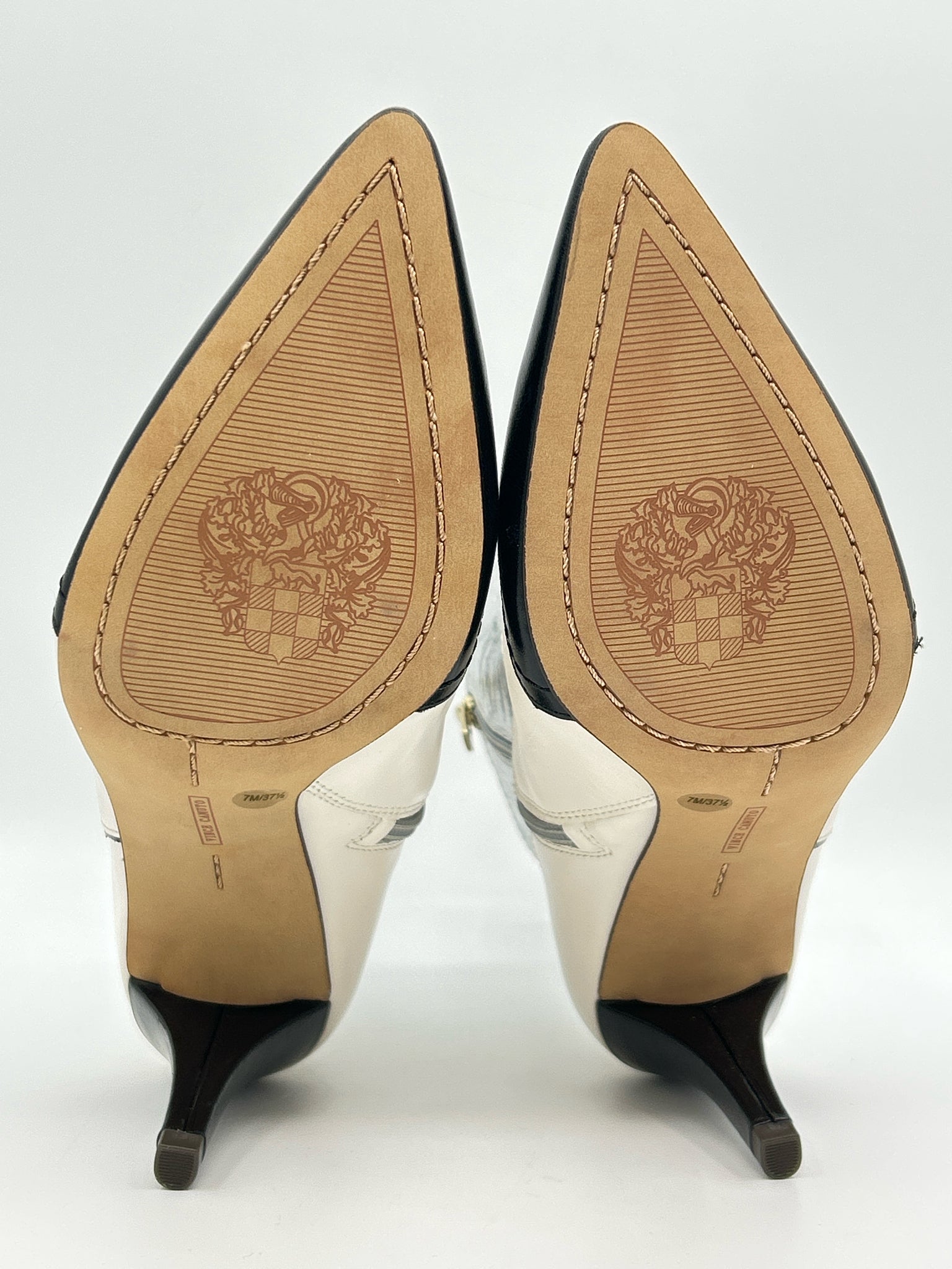 VINCE CAMUTO NIB Size 7M White and black Women Booties