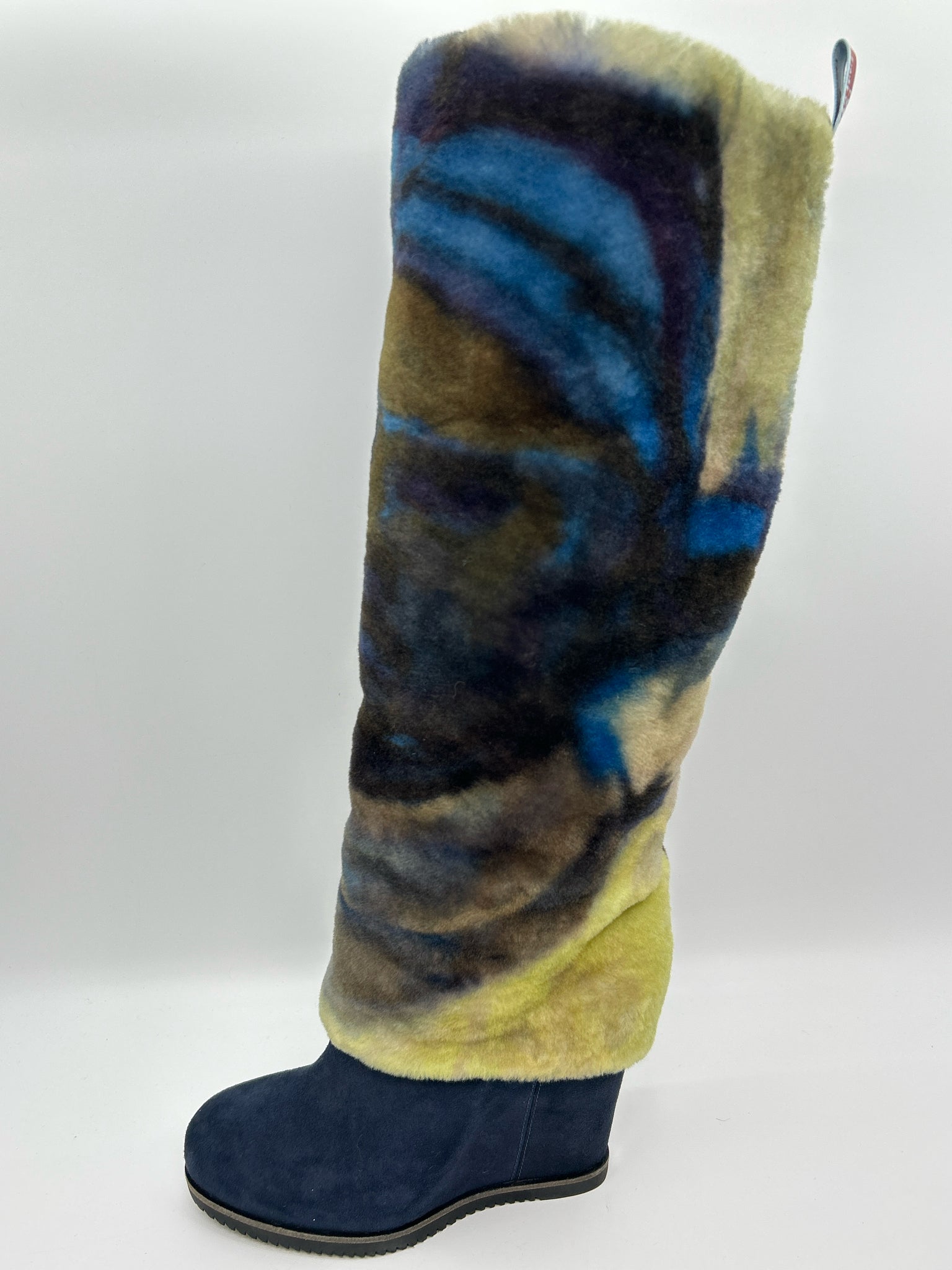 UGG Size 8 Blue Print Women Boots