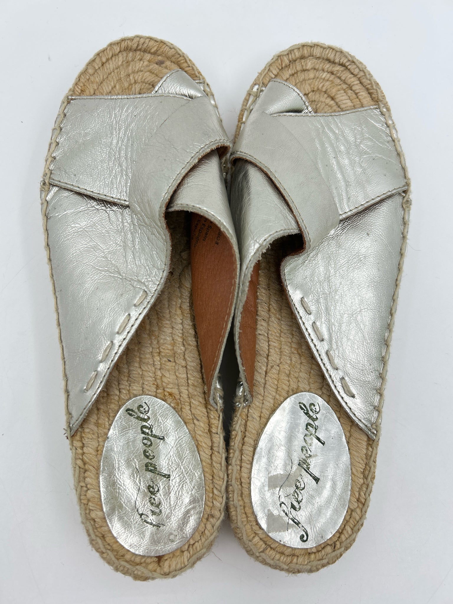 FREE PEOPLE Size 40 METALLIC SILVER Women Sandal
