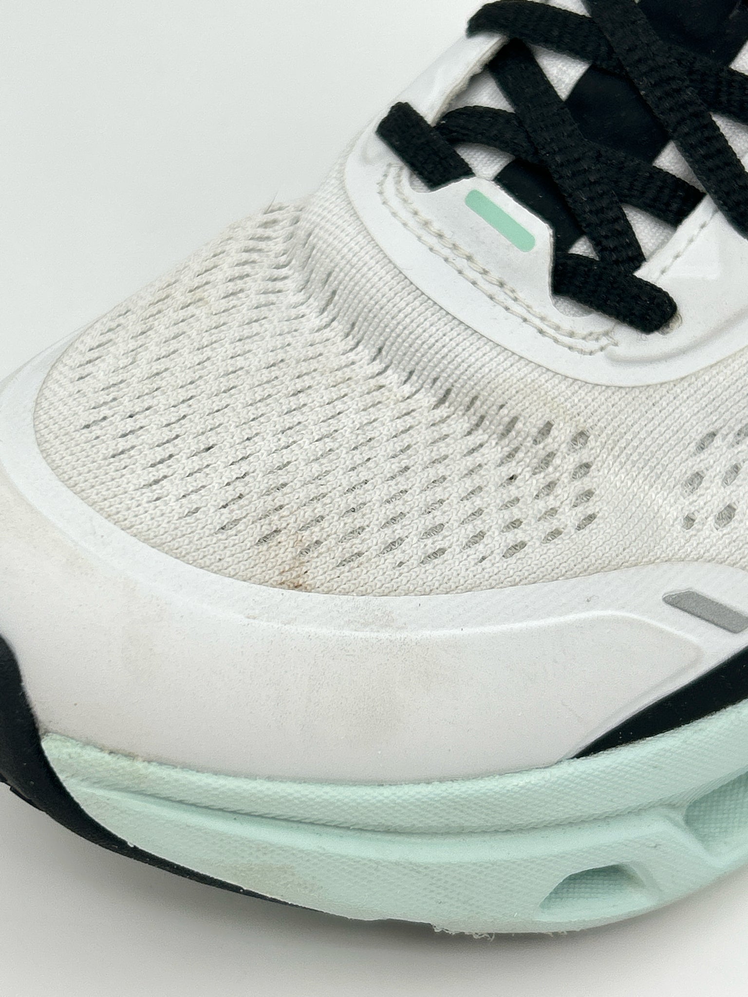 skechers Size 8 White Print Women Sneakers