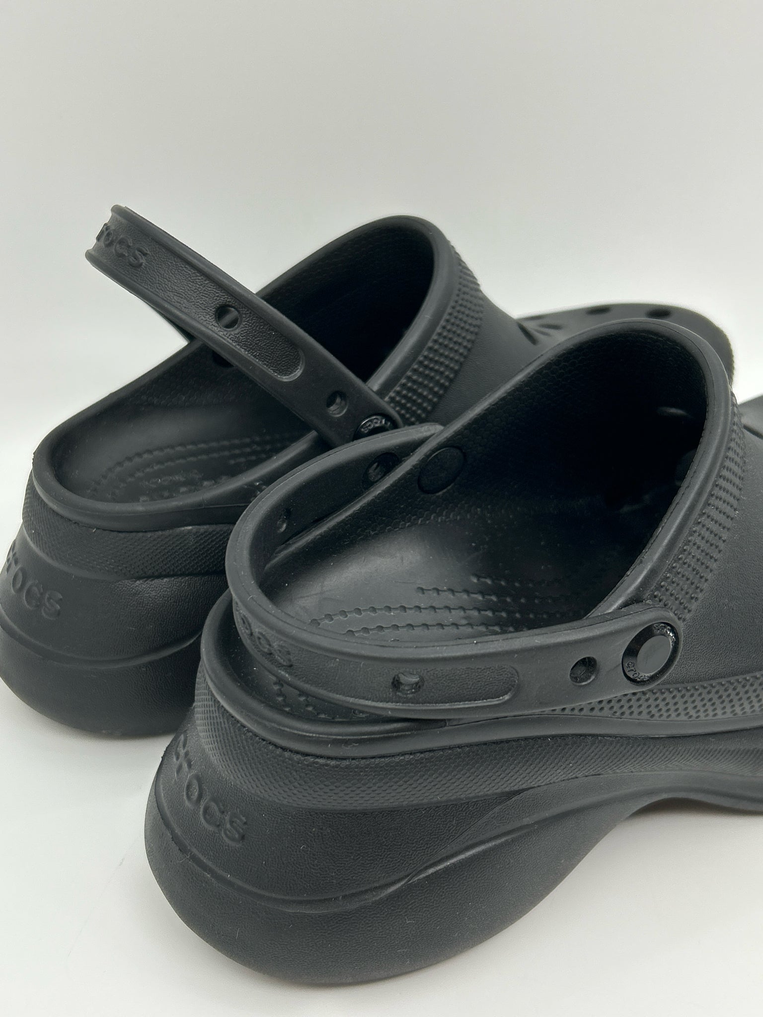 CROCS Size 9 Black Women's Clogs