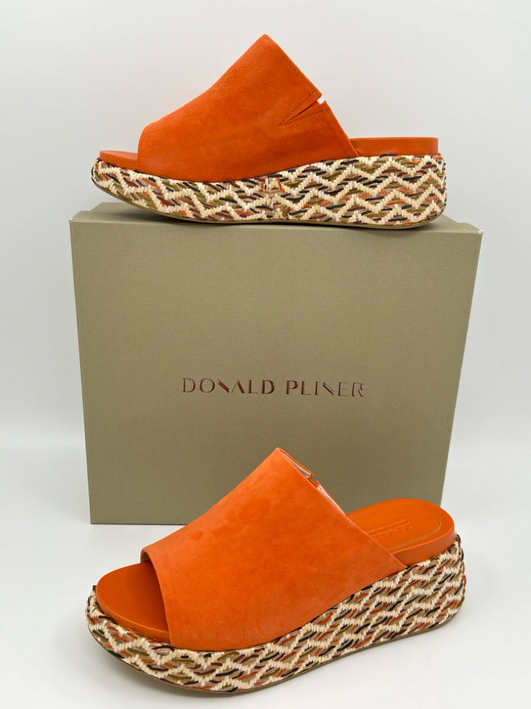 DONALD PLINER Ruth Platform Size 7 Orange Sandal NIB