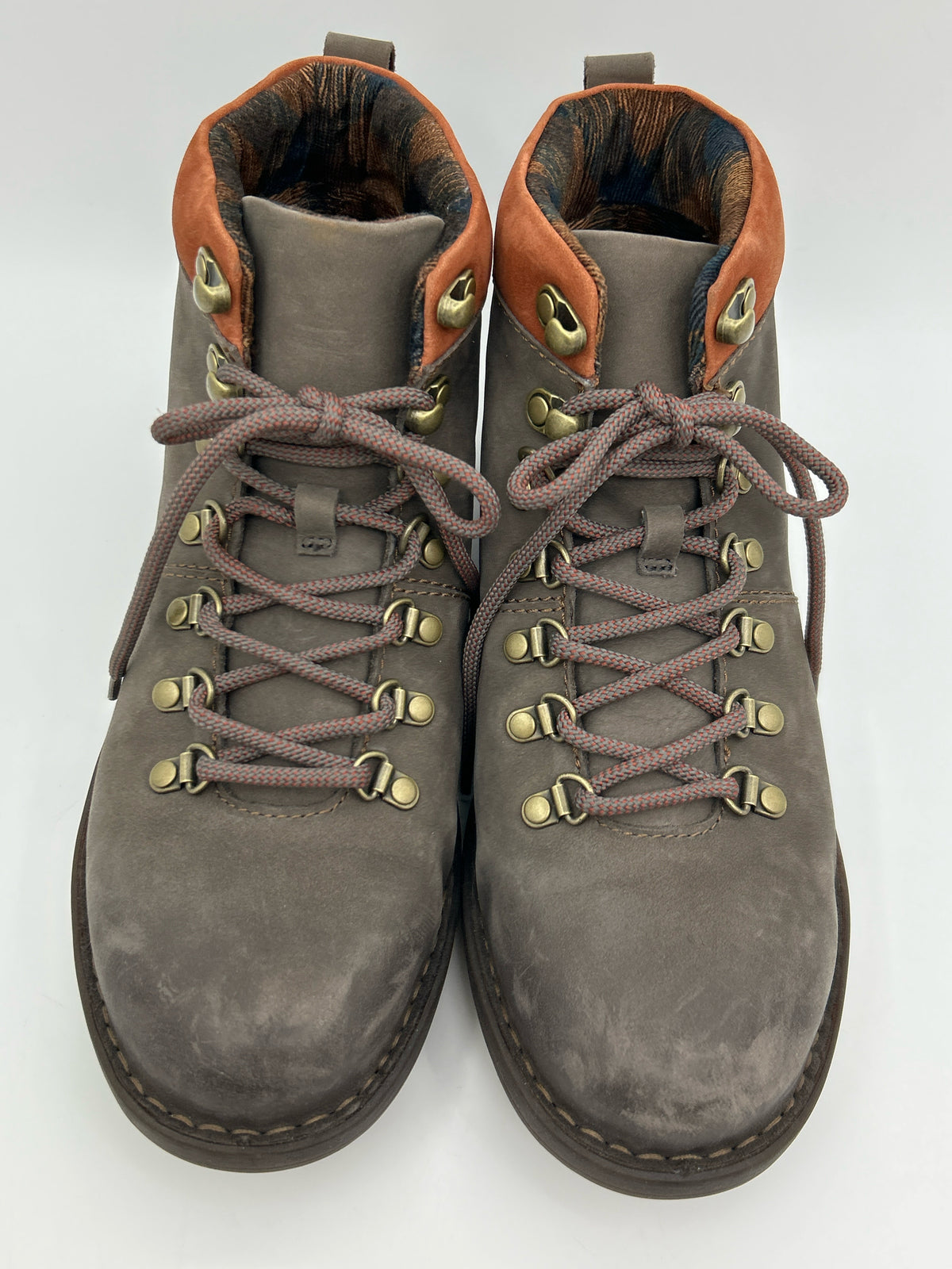 BORN Size 9.5M Taupe Women Booties