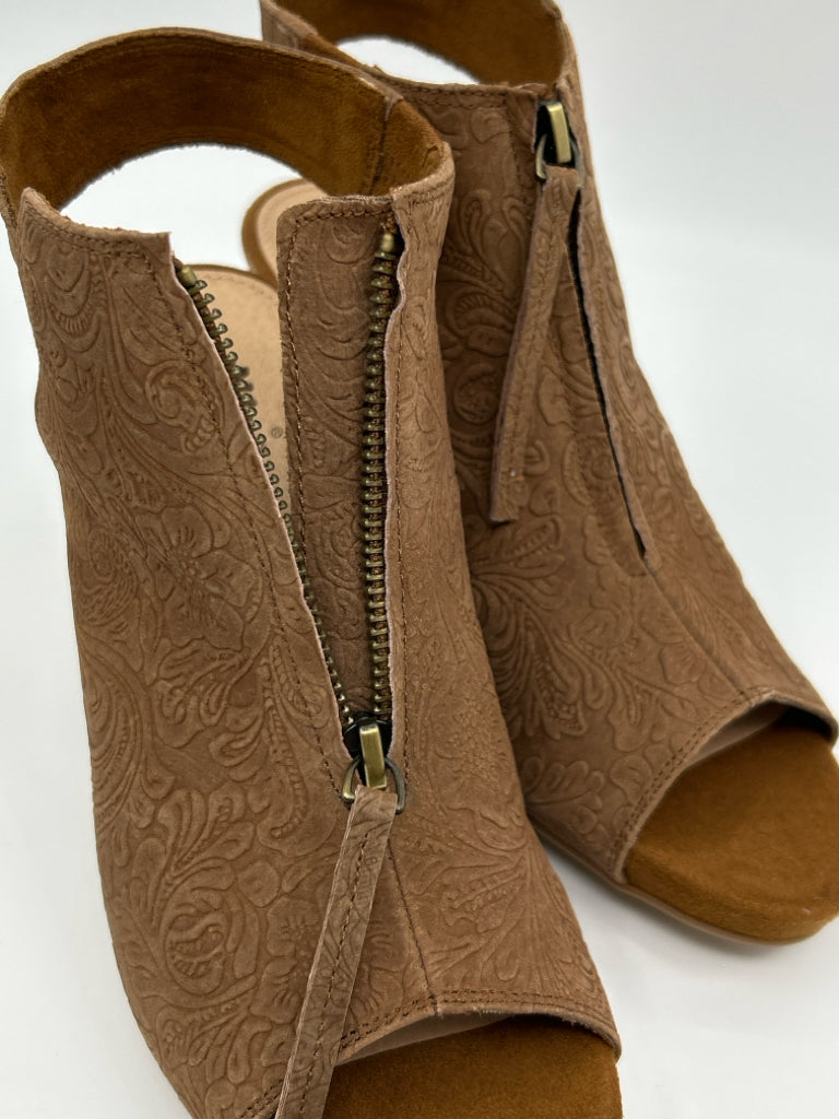 YELLOW BOX NIB Size 6.5M CHESTNUT Women Booties