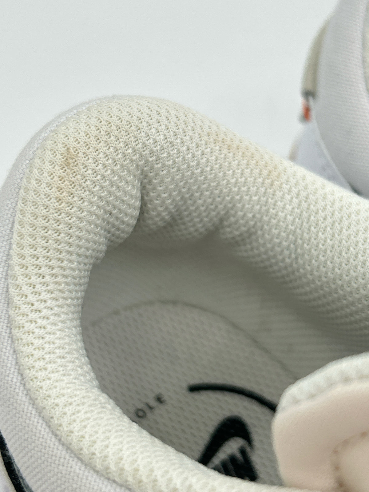 NIKE Size 8 White and black Women Sneakers