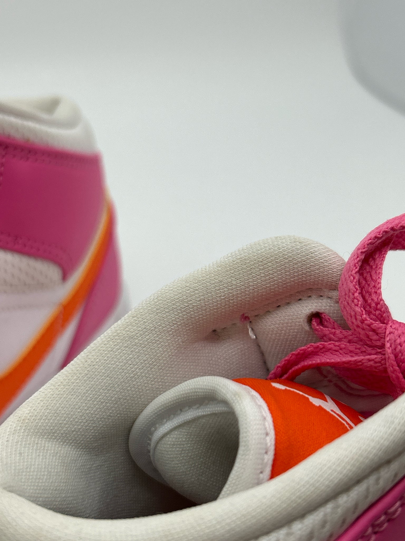 NIKE Size 7 PINK AND WHITE Women Sneakers