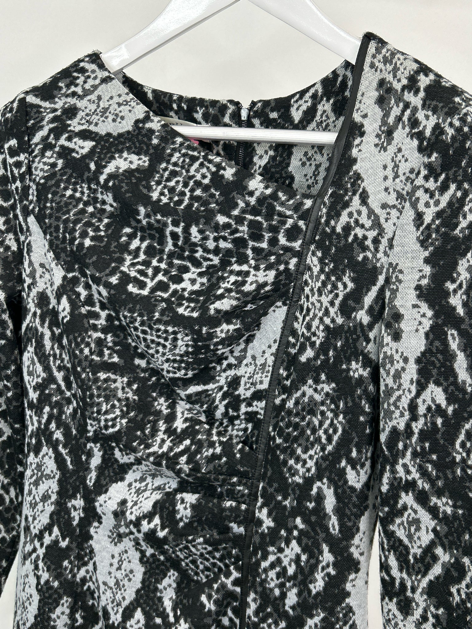 KAY UNGER Size 10 Gray & Black Women Dress