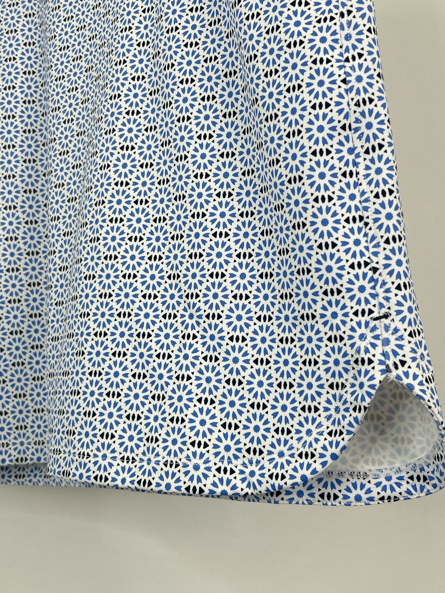 PETER MILLAR Size M Blue Print Women Skort