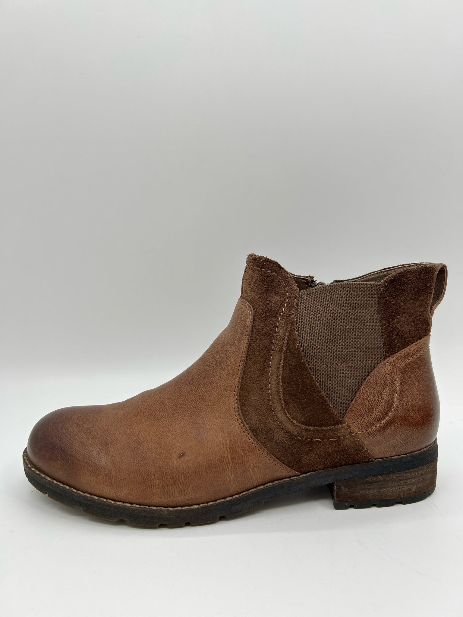 ABEO Size 8.5 Brown Women Booties