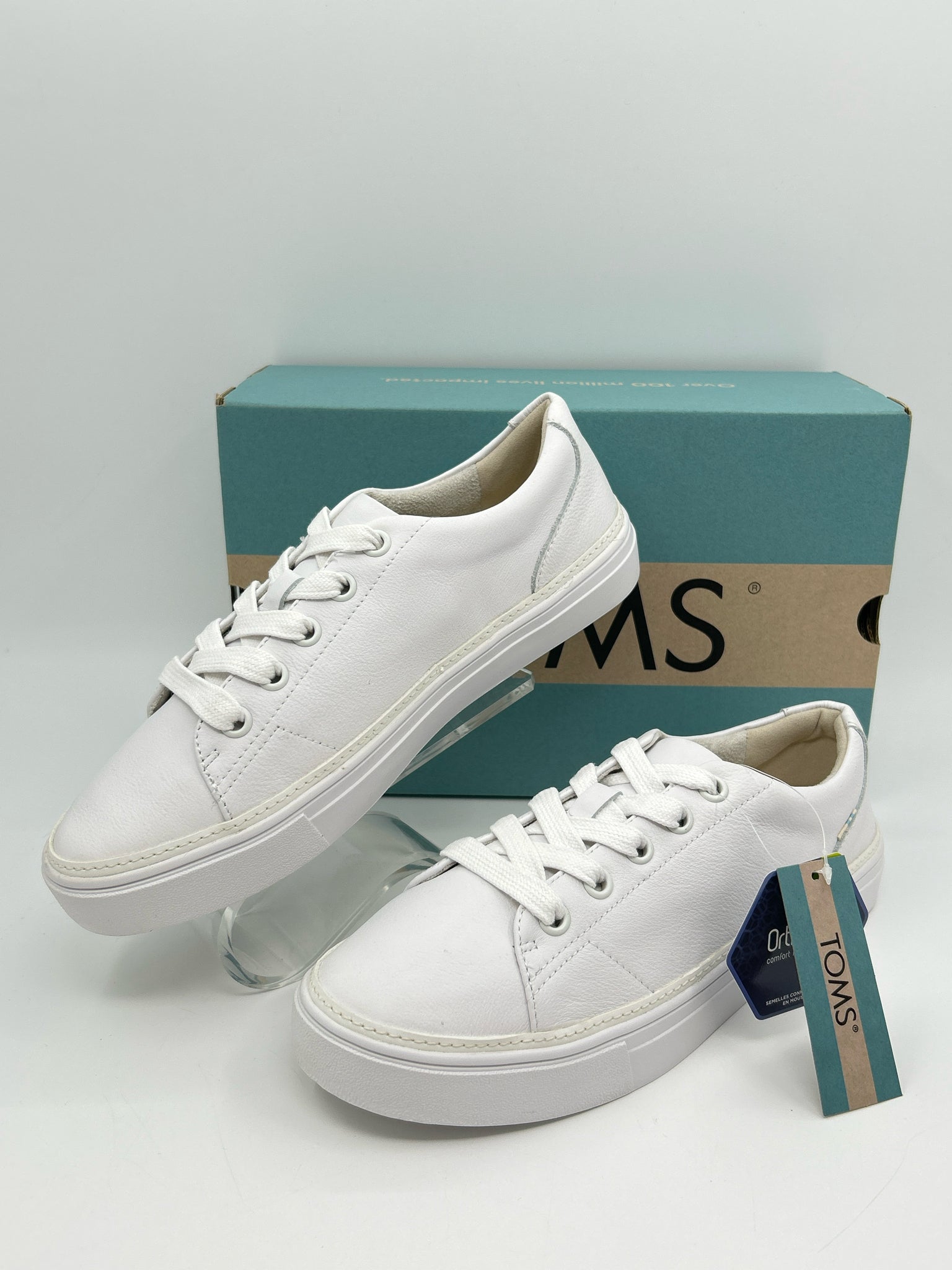 TOMS Size 8 White Women Sneakers