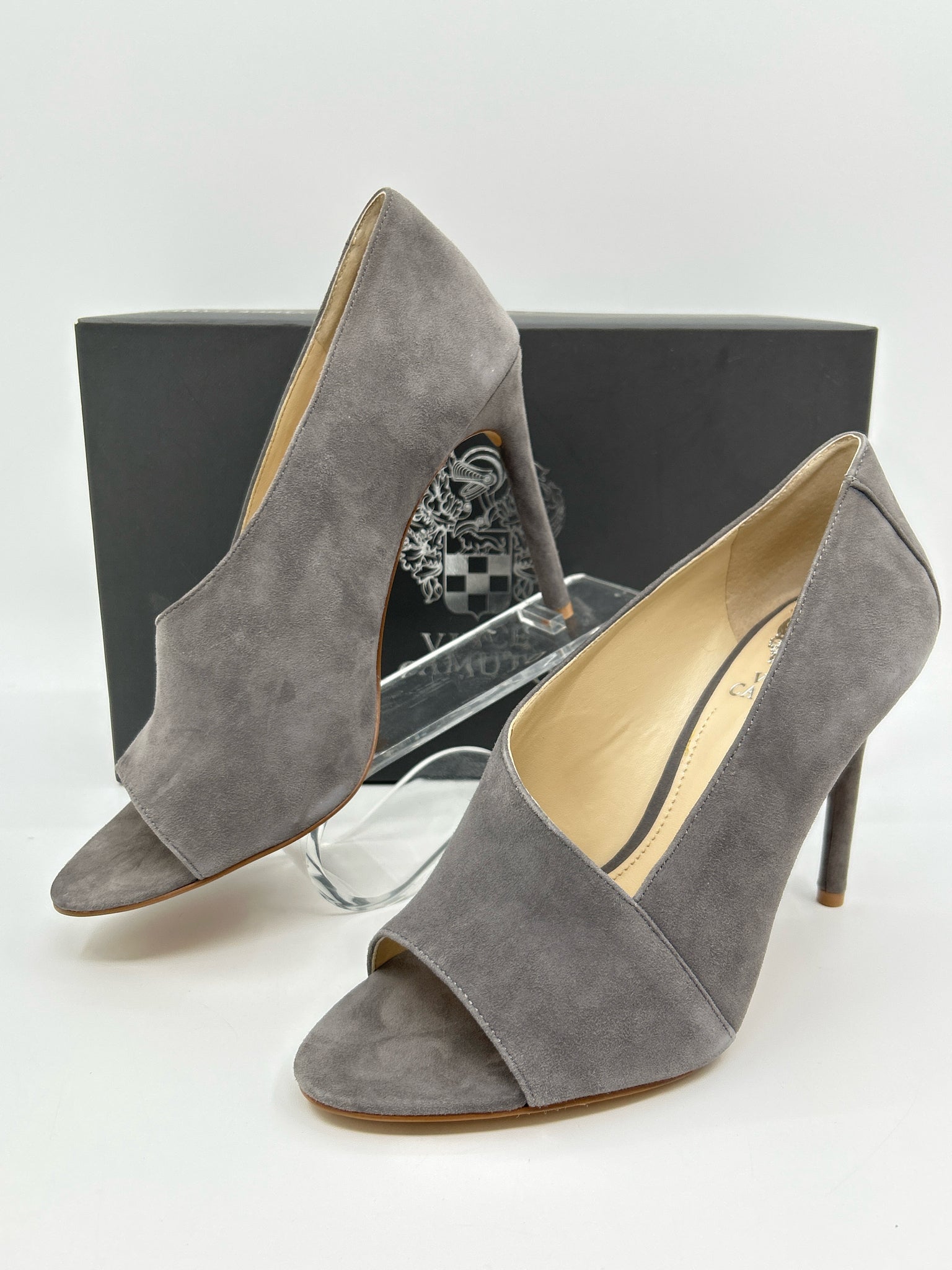 VINCE CAMUTO Size 8.5M Grey Women Pumps