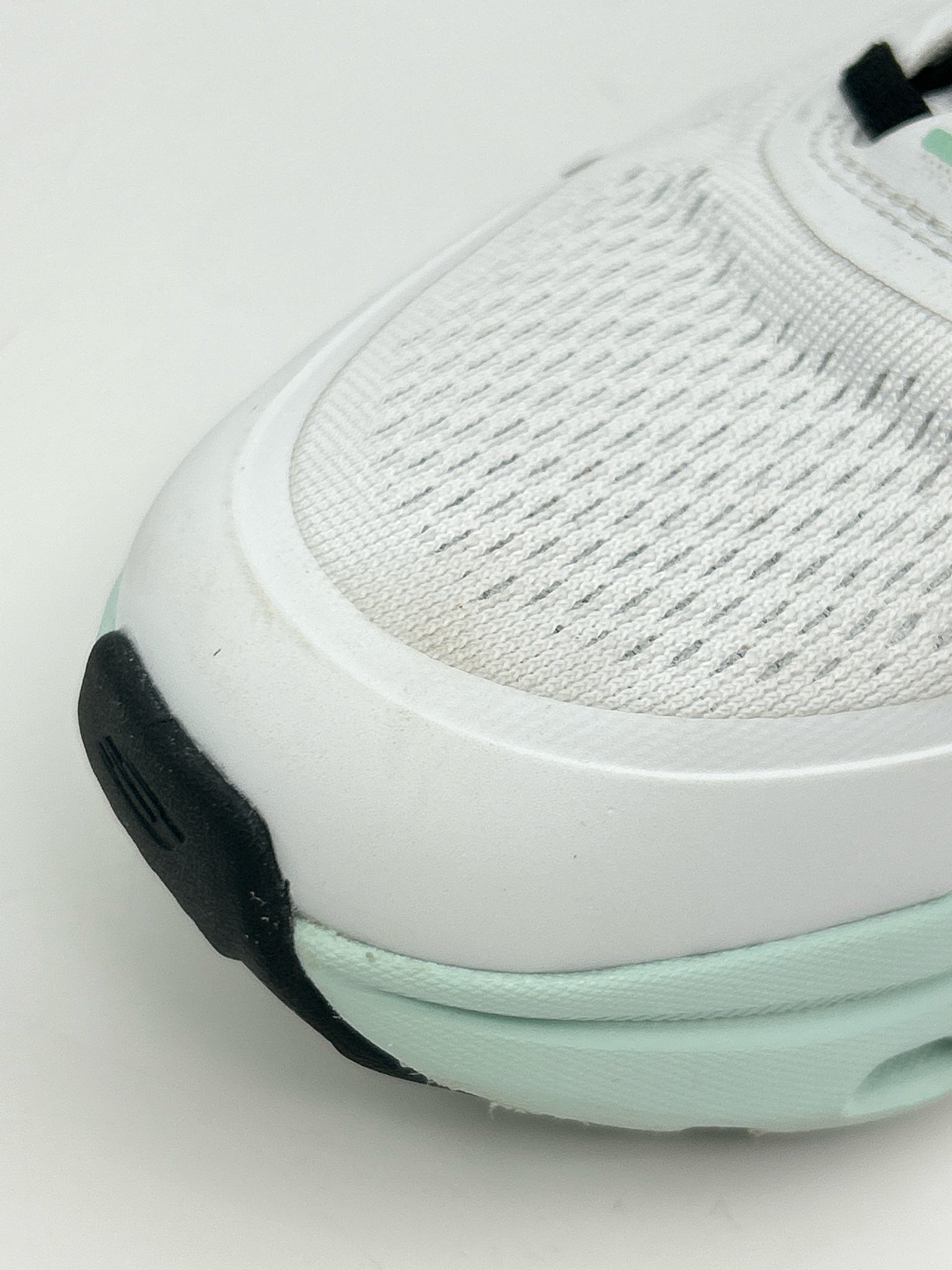 skechers Size 8 White Print Women Sneakers