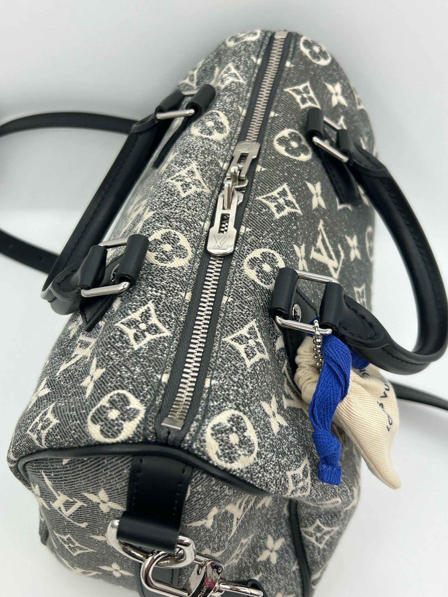 LOUIS VUITTON Black and White Women Purse