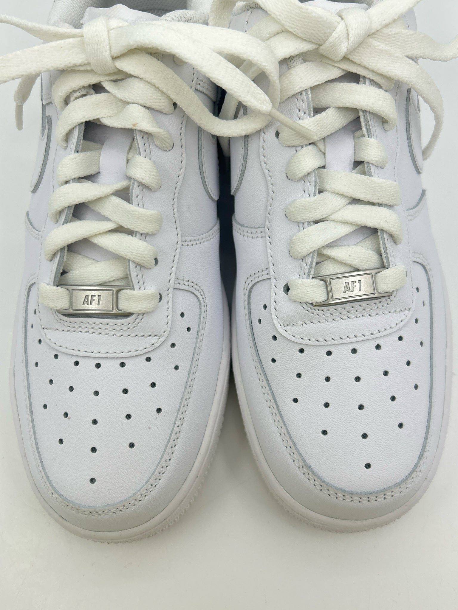 NIKE Size 8.5 White Women Sneakers