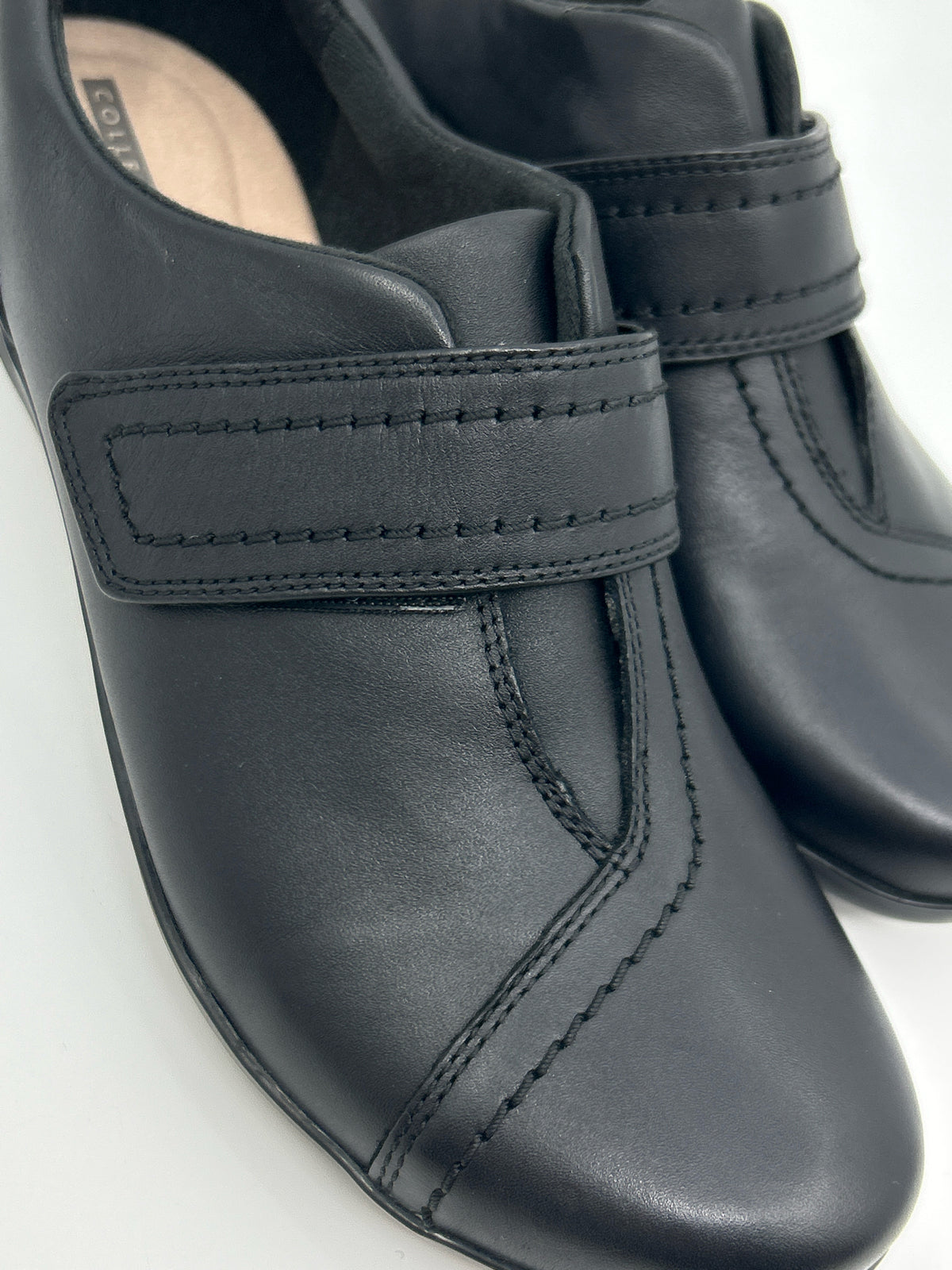 CLARKS COLLECTION NWOB Size 7 Black Women Shoes