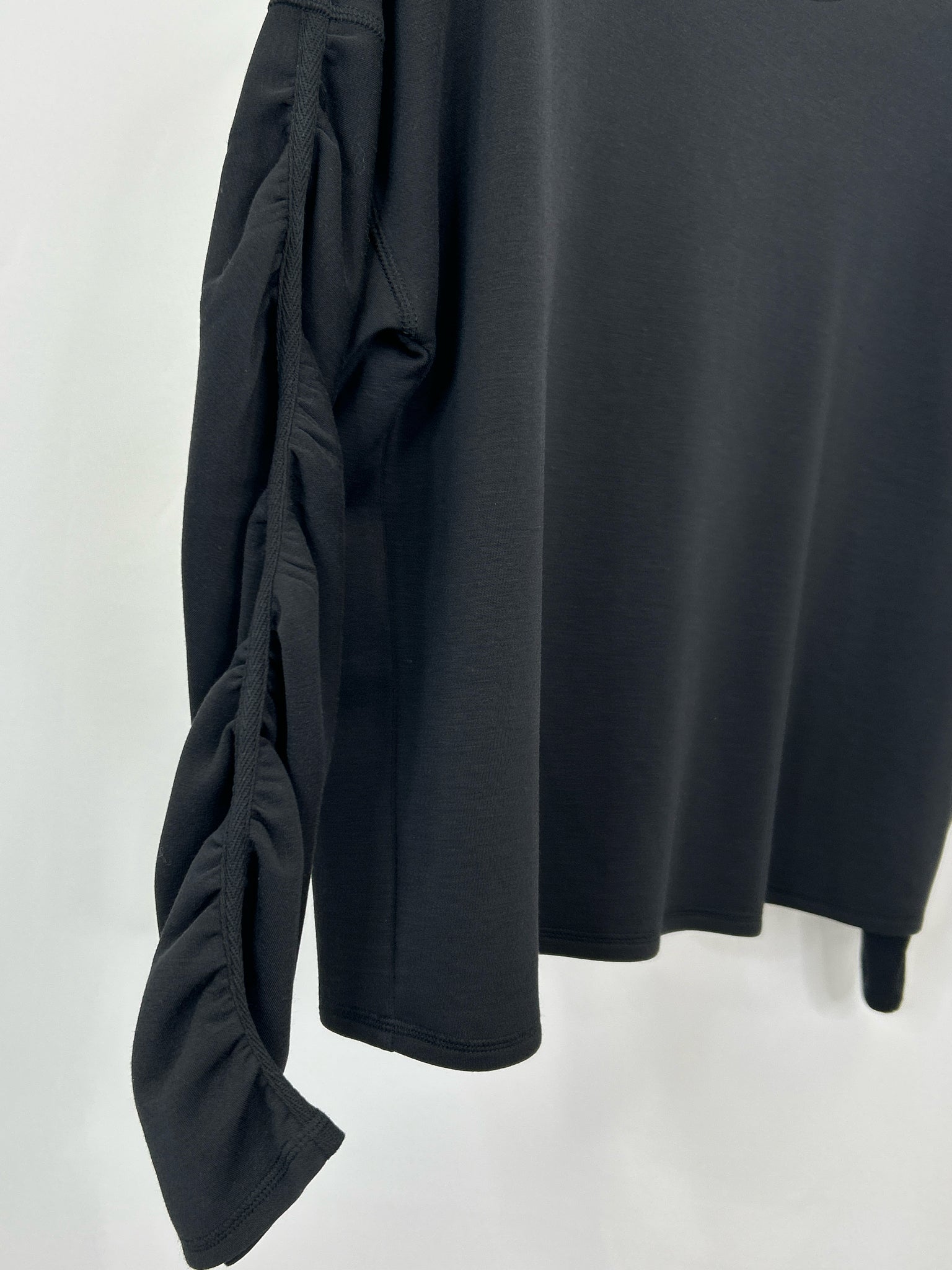 OLIVIA BY HABITAT CLOTHES Size S Black Women Pullover
