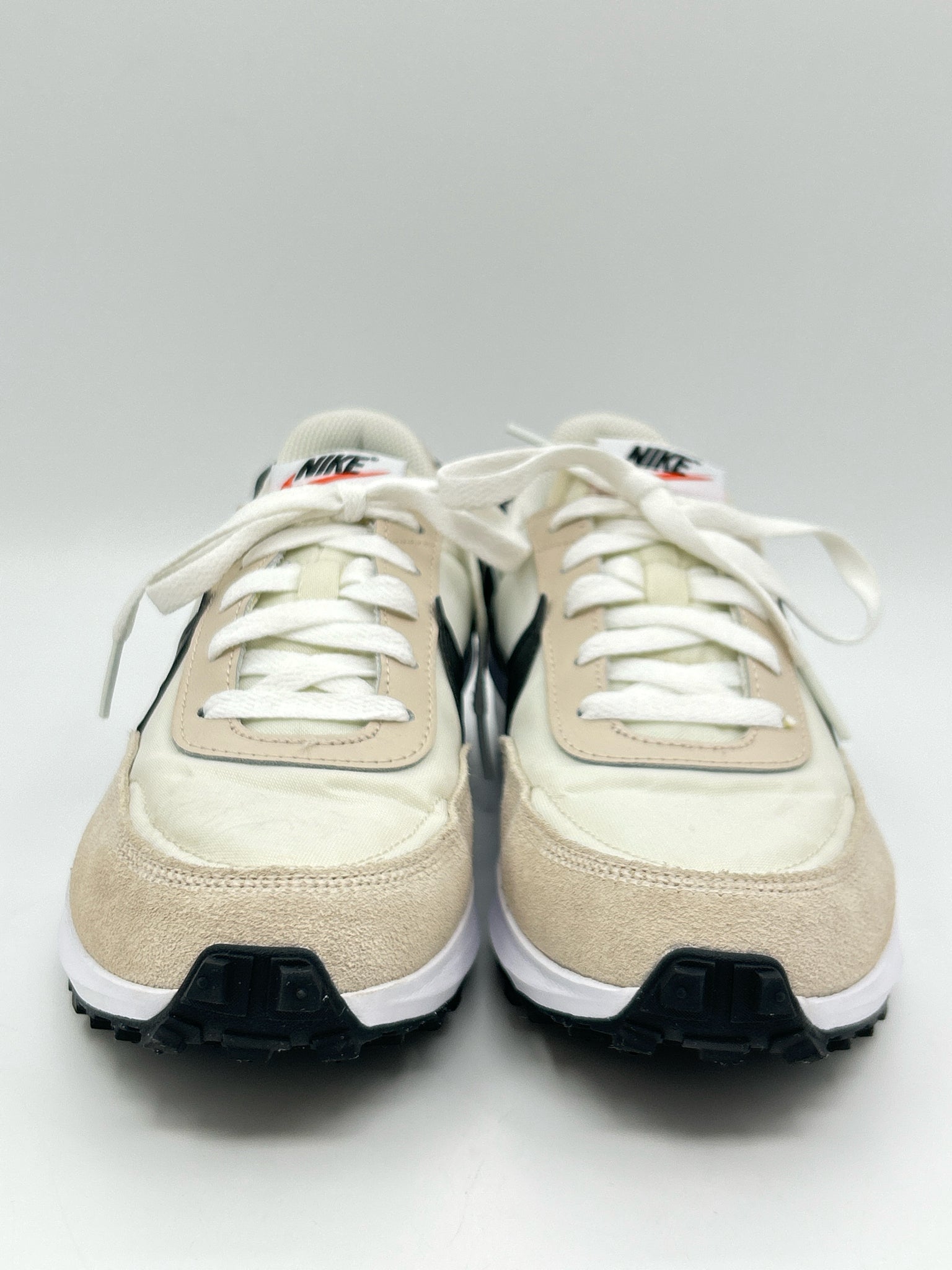 NIKE Size 8 Beige Women Sneakers