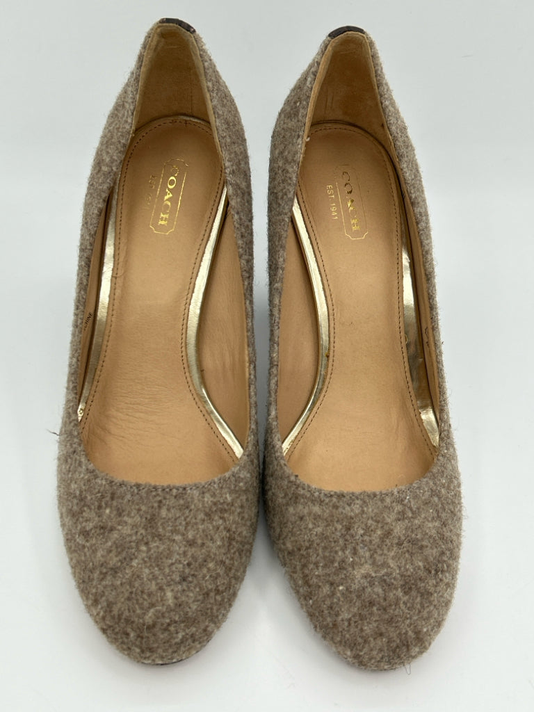 coach Women Size 9.5 Taupe and Chestnut Pumps