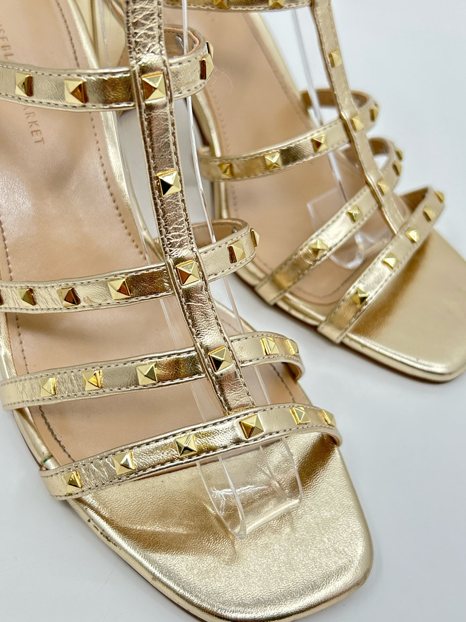 White House Black Market Size 9M Gold Women Sandal