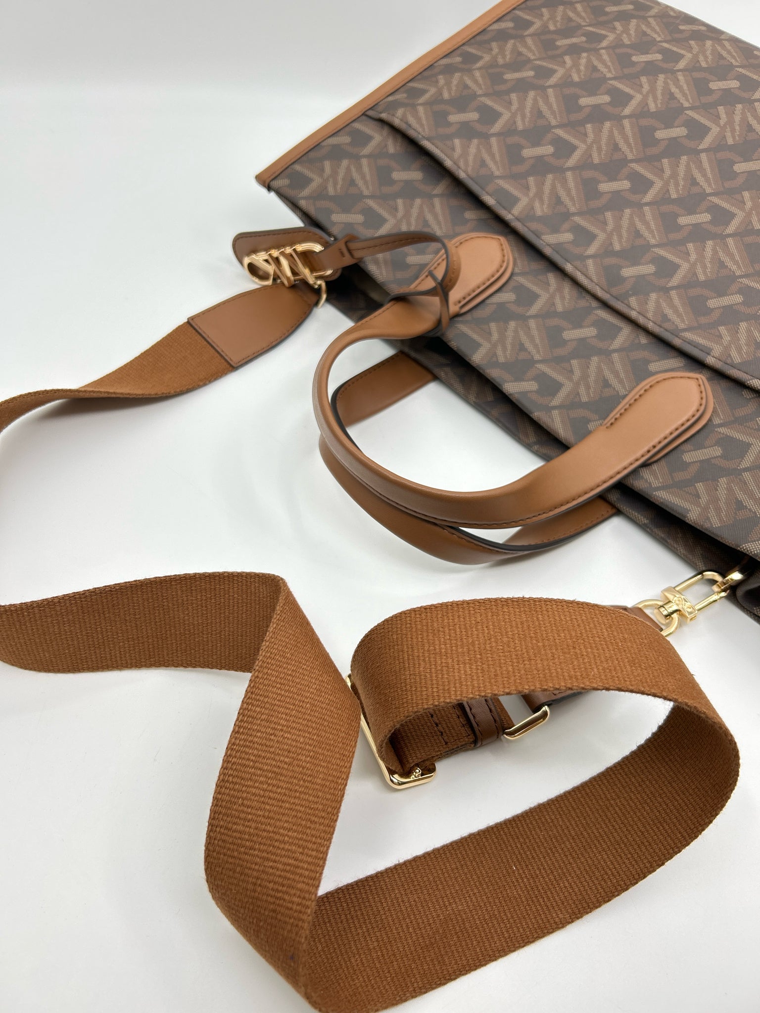 MICHAEL KORS NWT Brown Print Women Tote