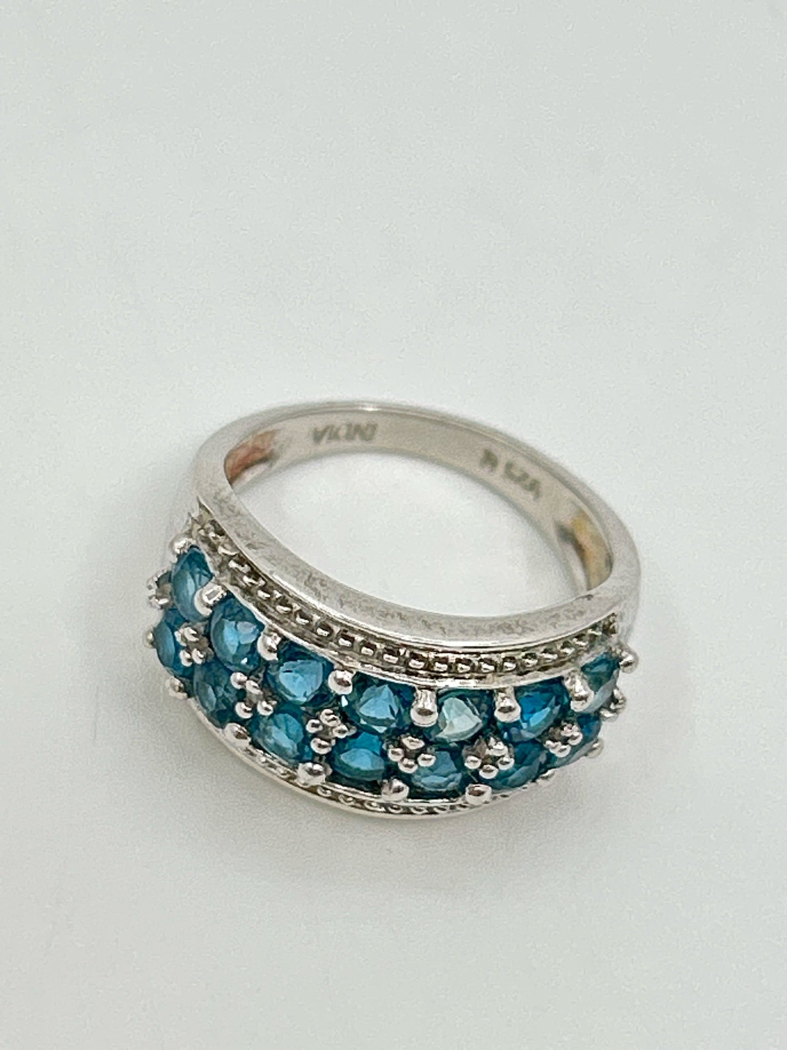 NO BRAND SILVER AND BLUE Size 6 Ring