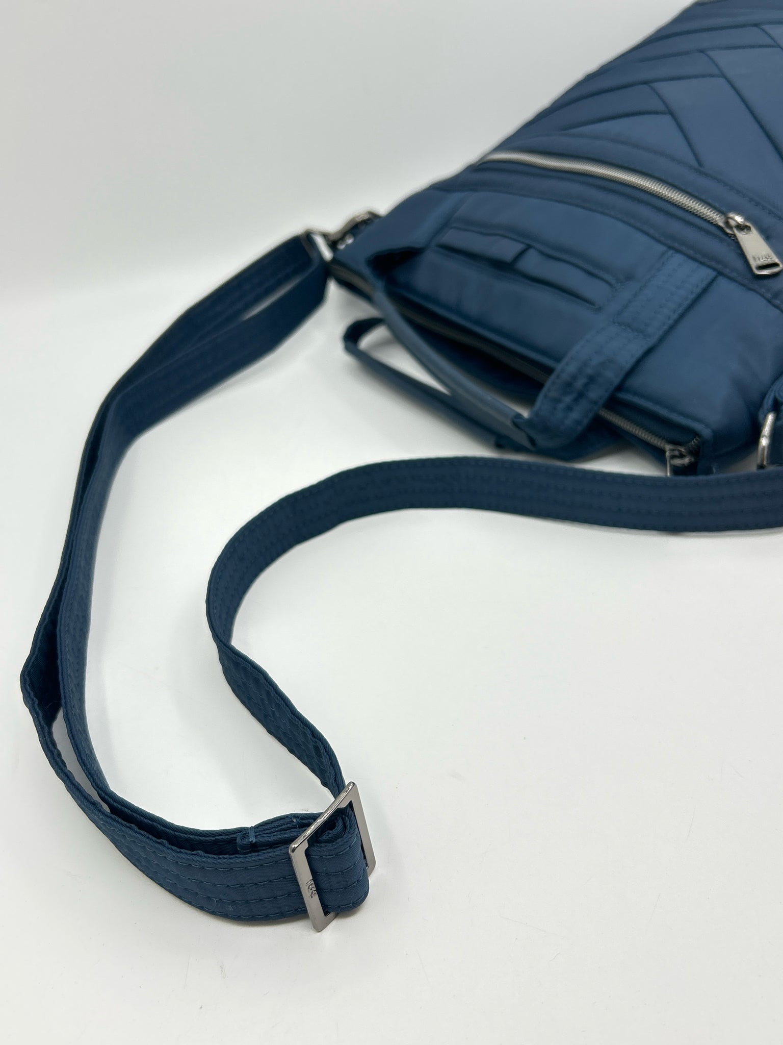 LUG Blue Women Purse