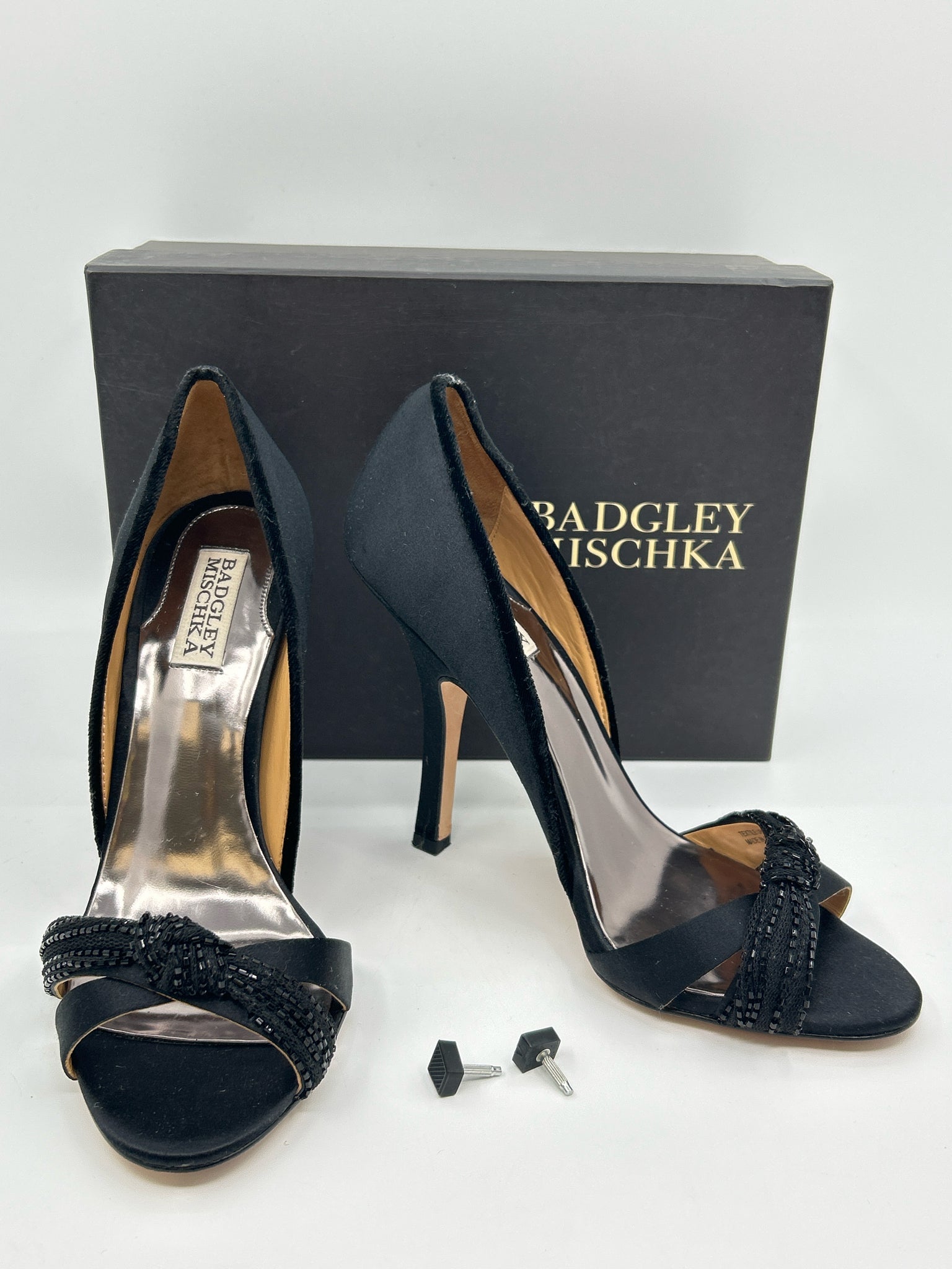 BADGLEY MISCHKA Size 8.5M Black Women Sandal